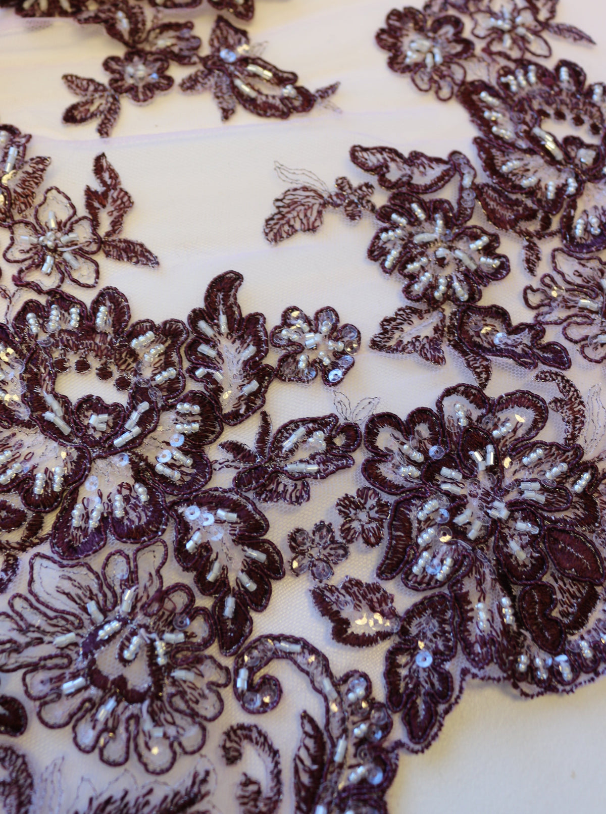 Dentelle Prune - Victoria.