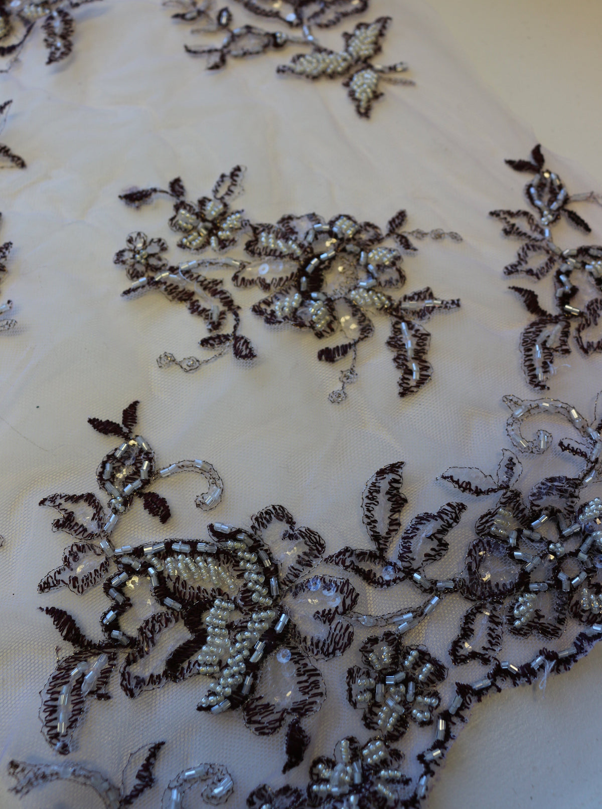 Dentelle Prune - Chloé.