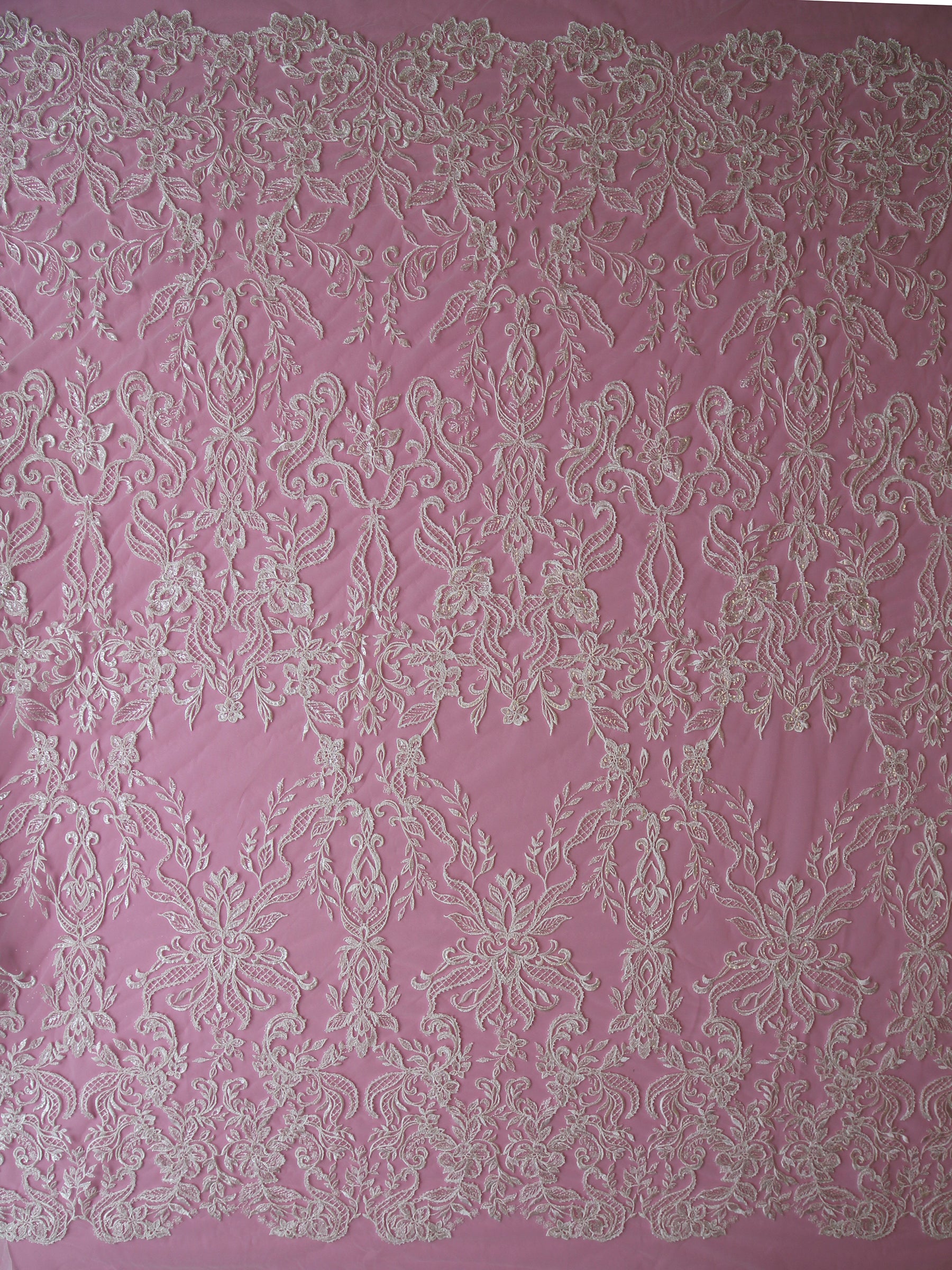 Dentelle embellie ivoire - Avena