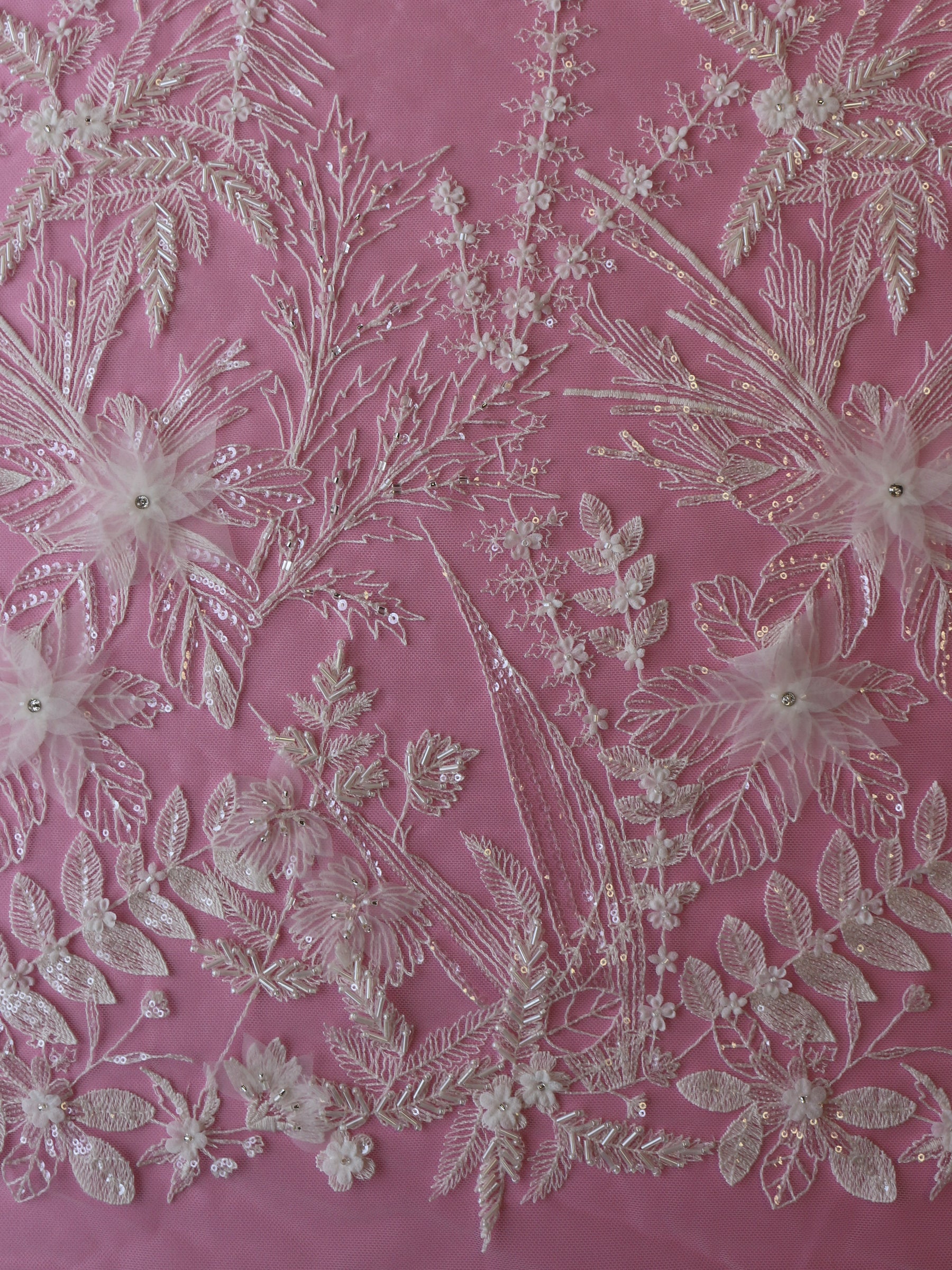 Dentelle brodée de perles ivoire - Cappucine