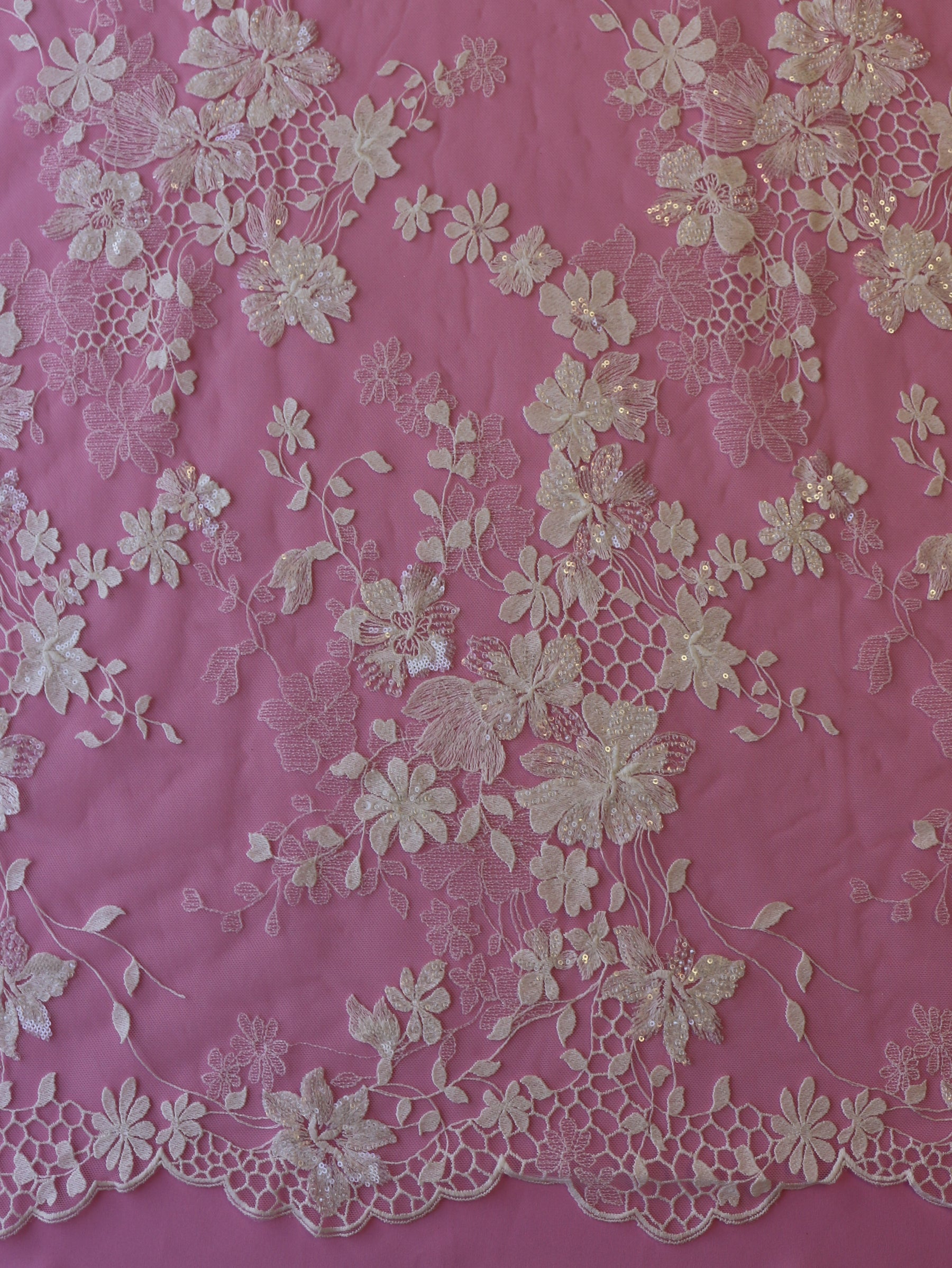 Dentelle brodée ivoire - Hughette