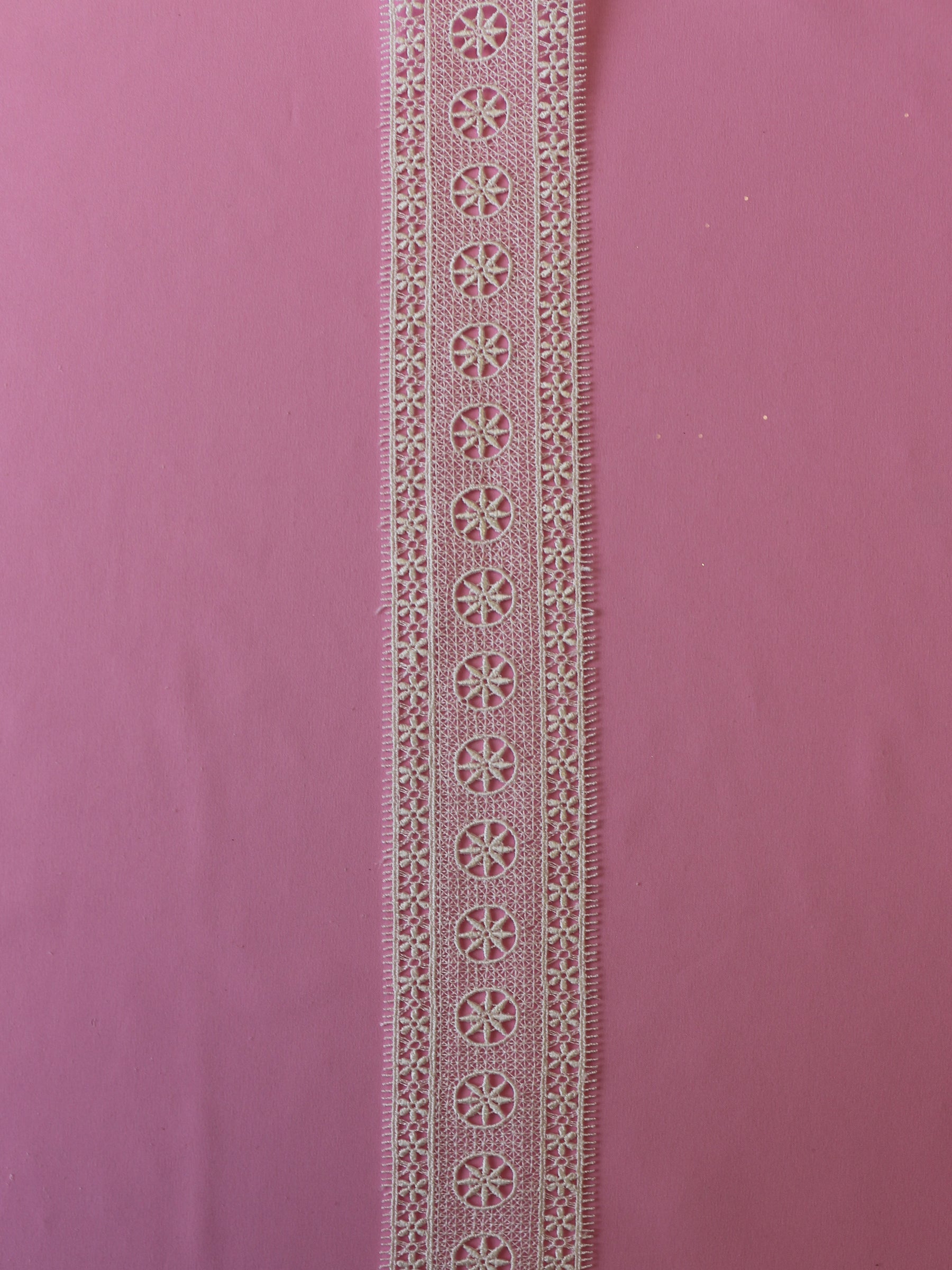 Bordure en dentelle ivoire - Chimera