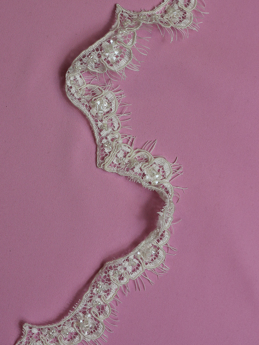 Bordure en dentelle ivoire perlée – Kentucky