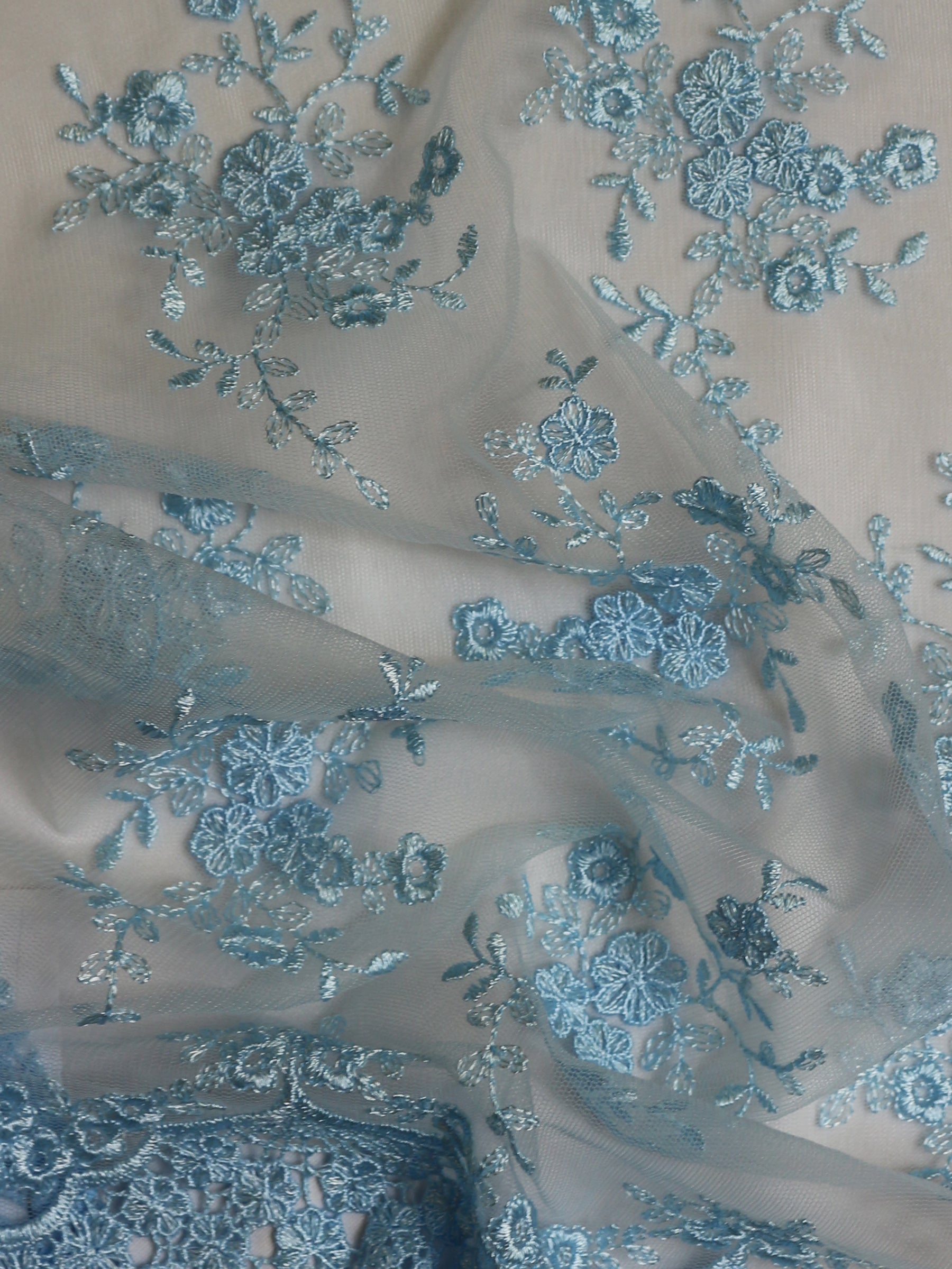 Dentelle brodée bleu clair - Kirsty