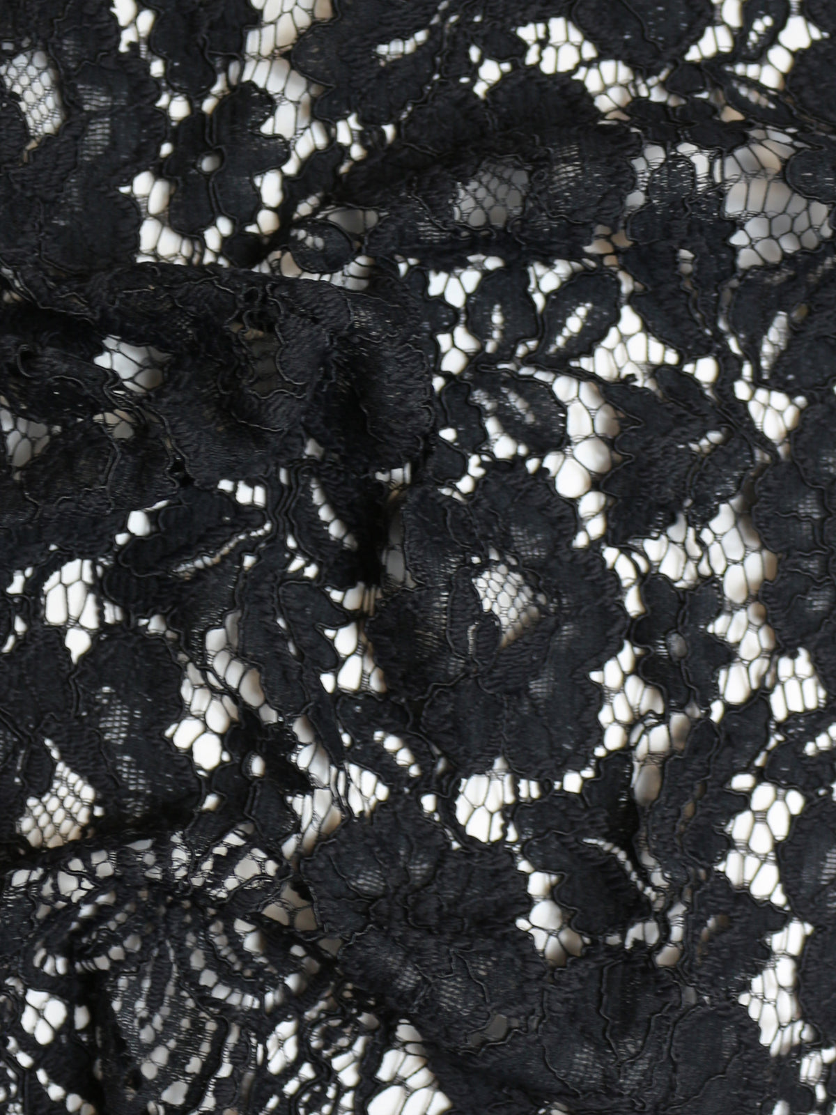 Dentelle Raschel à cordon noir - Maggie