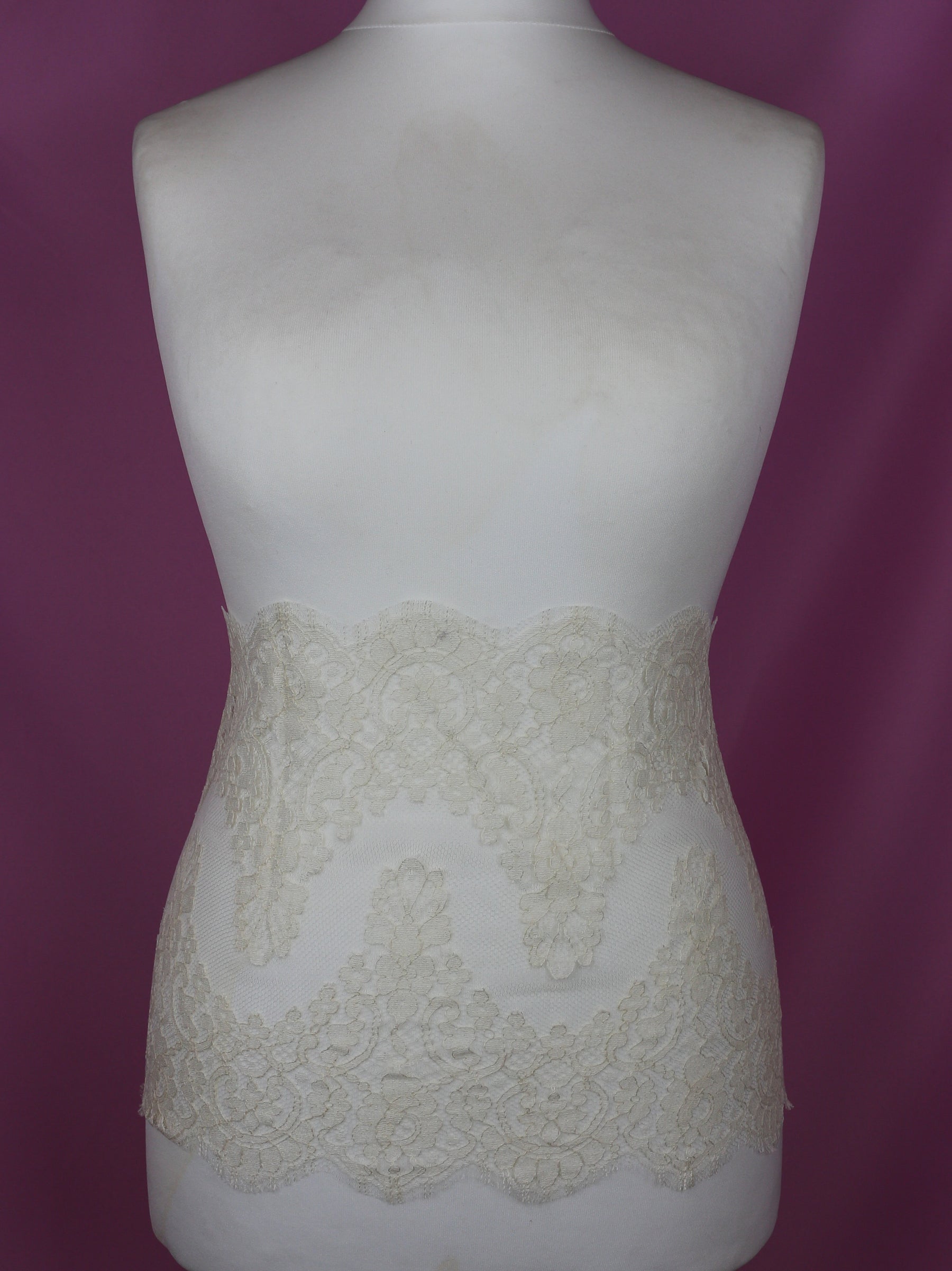 Galons en dentelle chantilly ivoire - Natasha