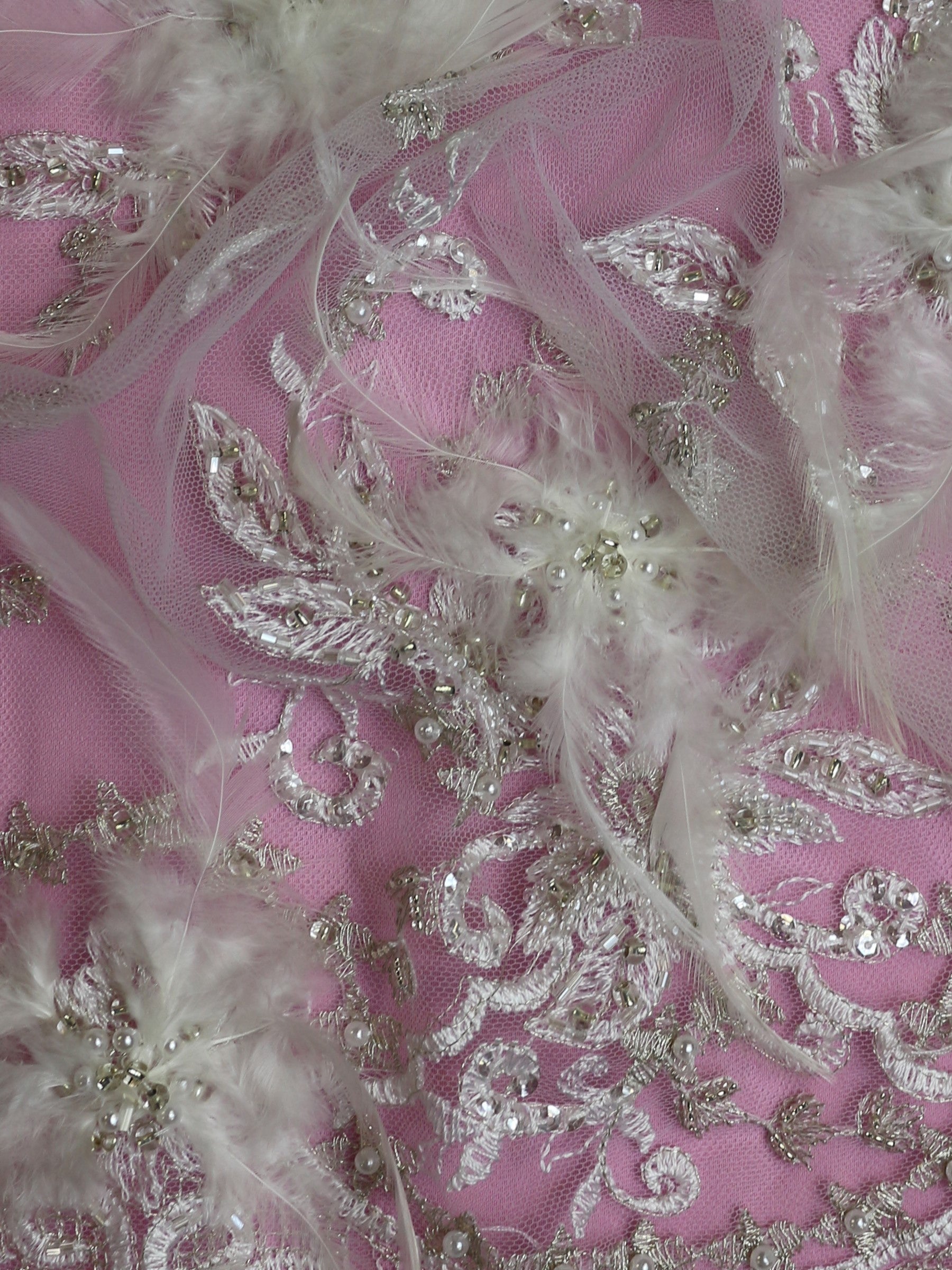 Dentelle de fleurs blanches avec perles - Nikita