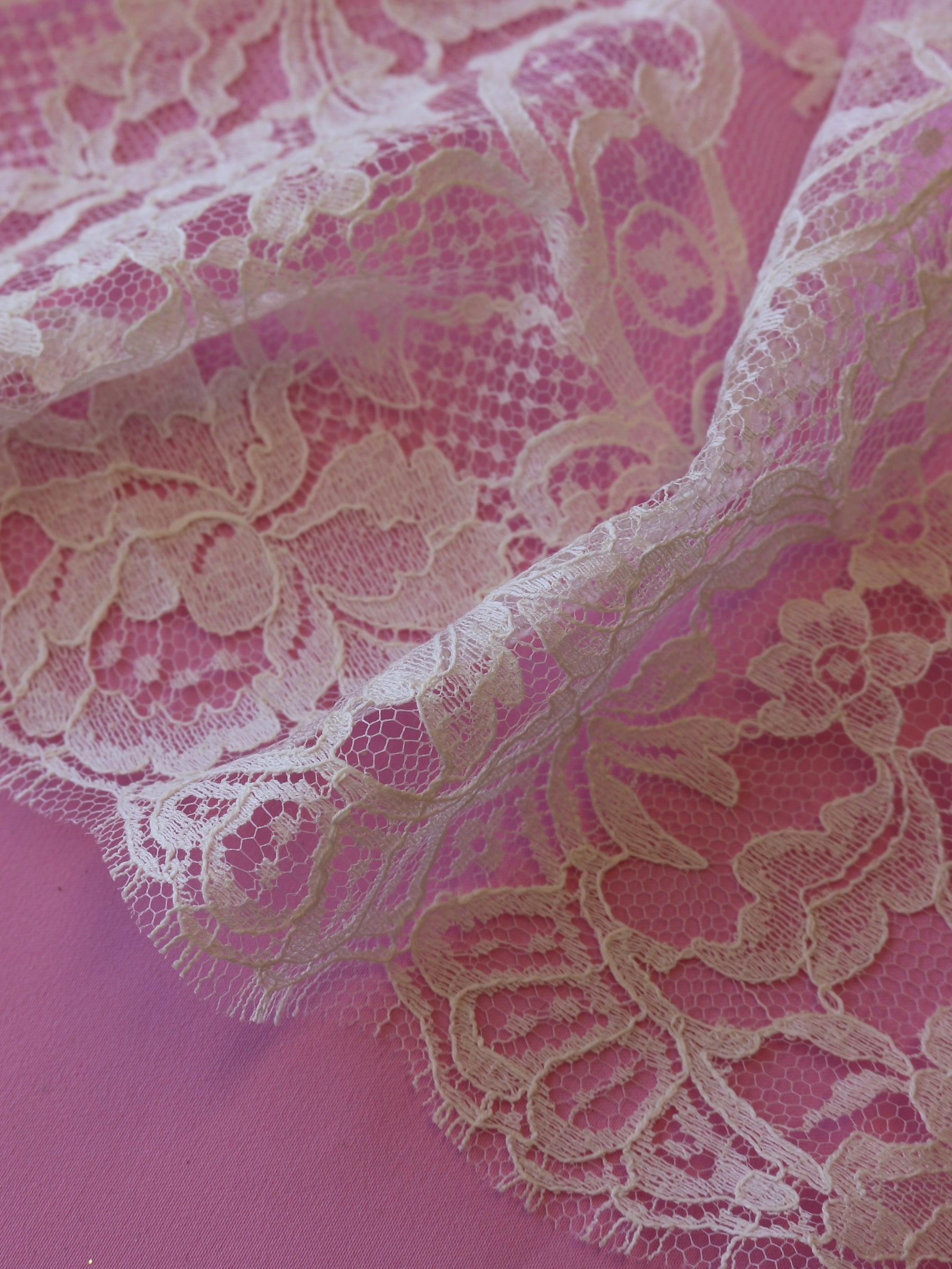 Dentelle Chantilly ivoire biologique - Hima