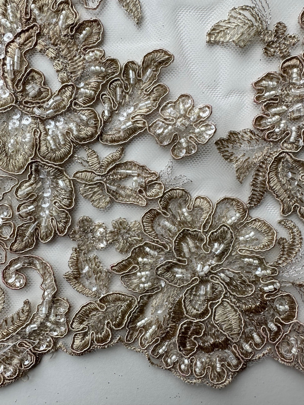 Dentelle beige - Victoria.