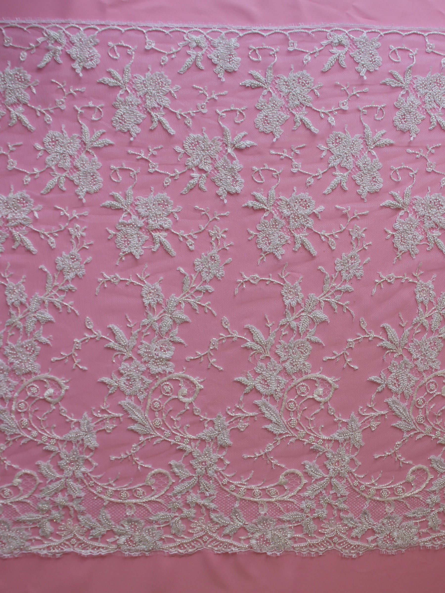 Dentelle Chantilly Perlée Blanche - Annalisa