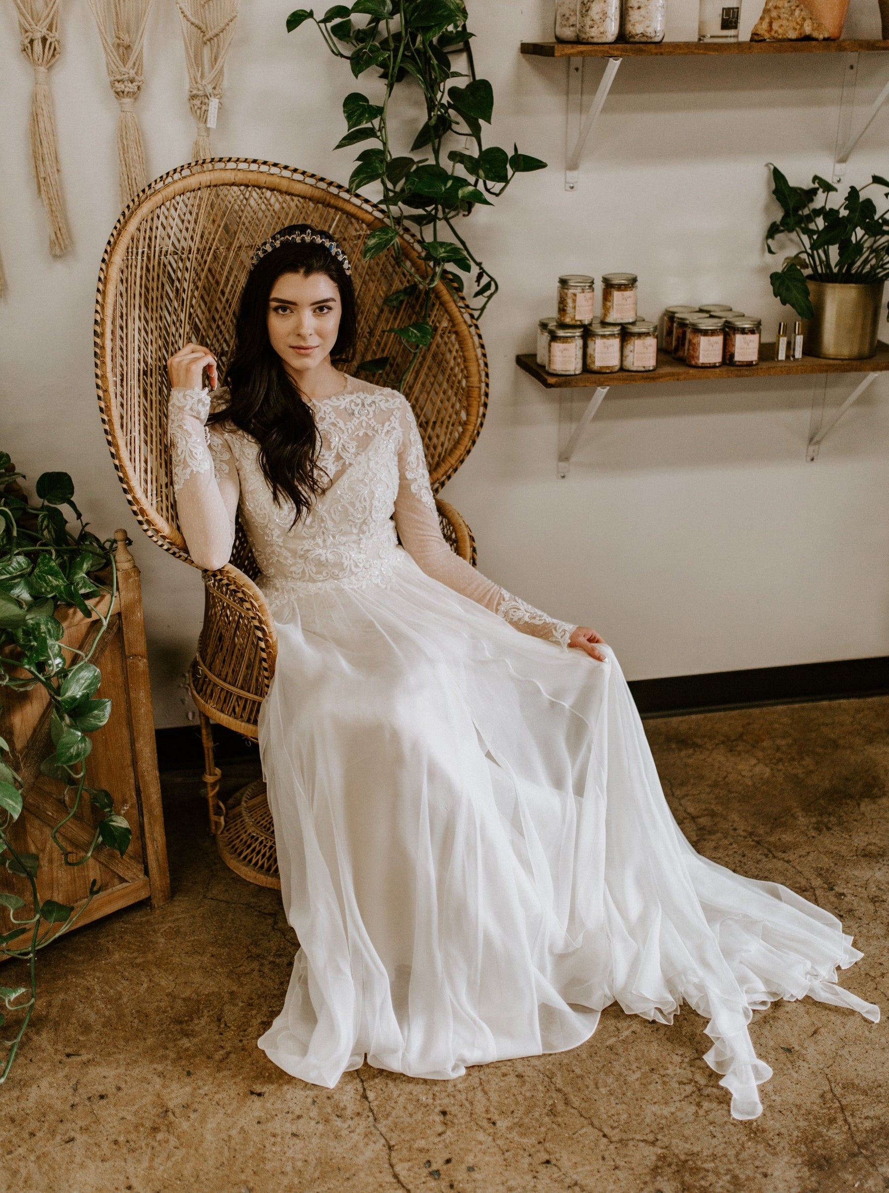 Dentelle Perlée Ivoire – Ava