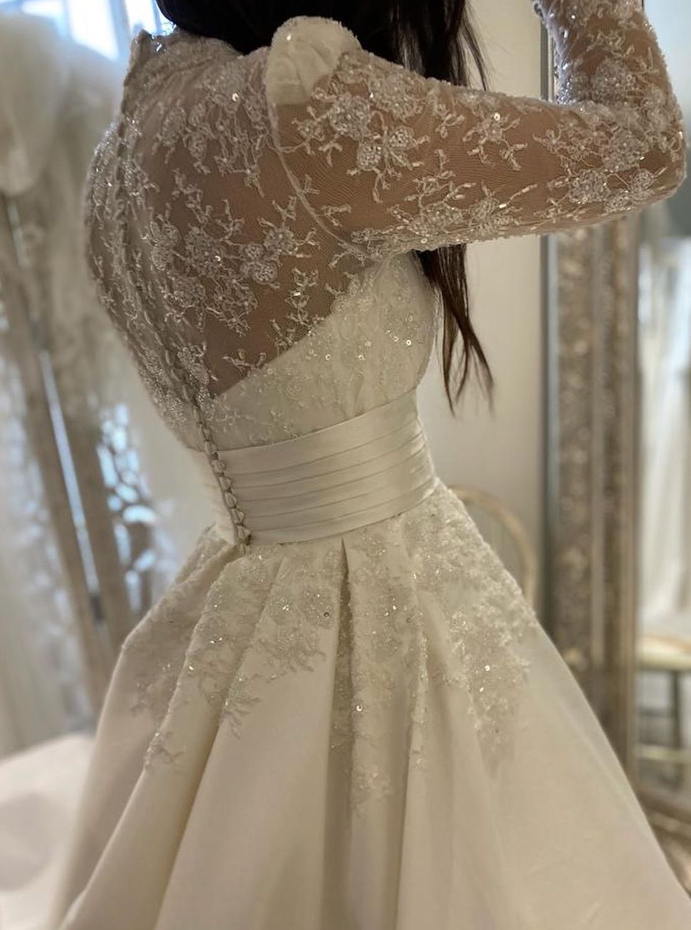 Dentelle Rachel perlée à la main ivoire - Ashley