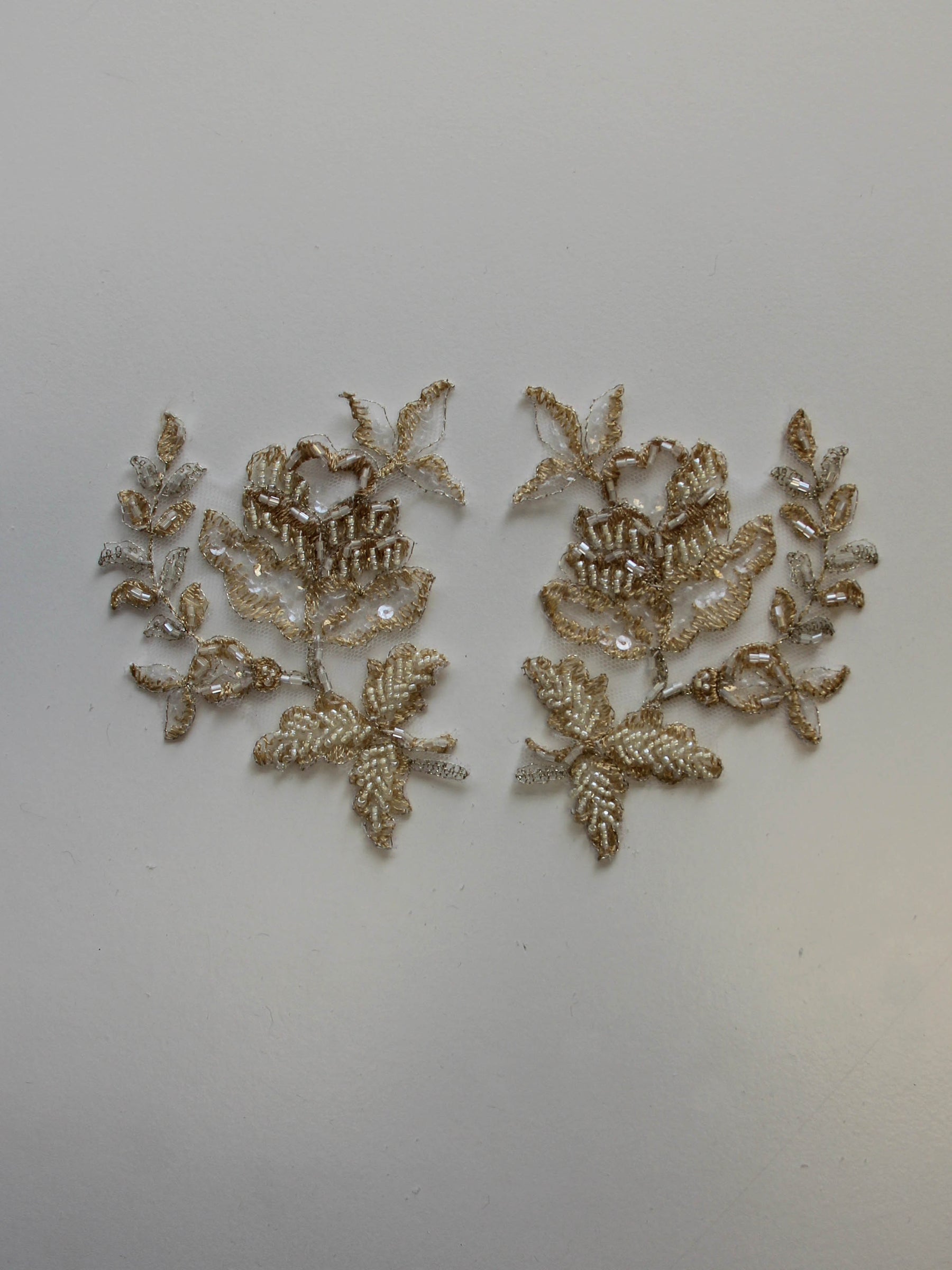 Appliques en dentelle beige - Chloe.