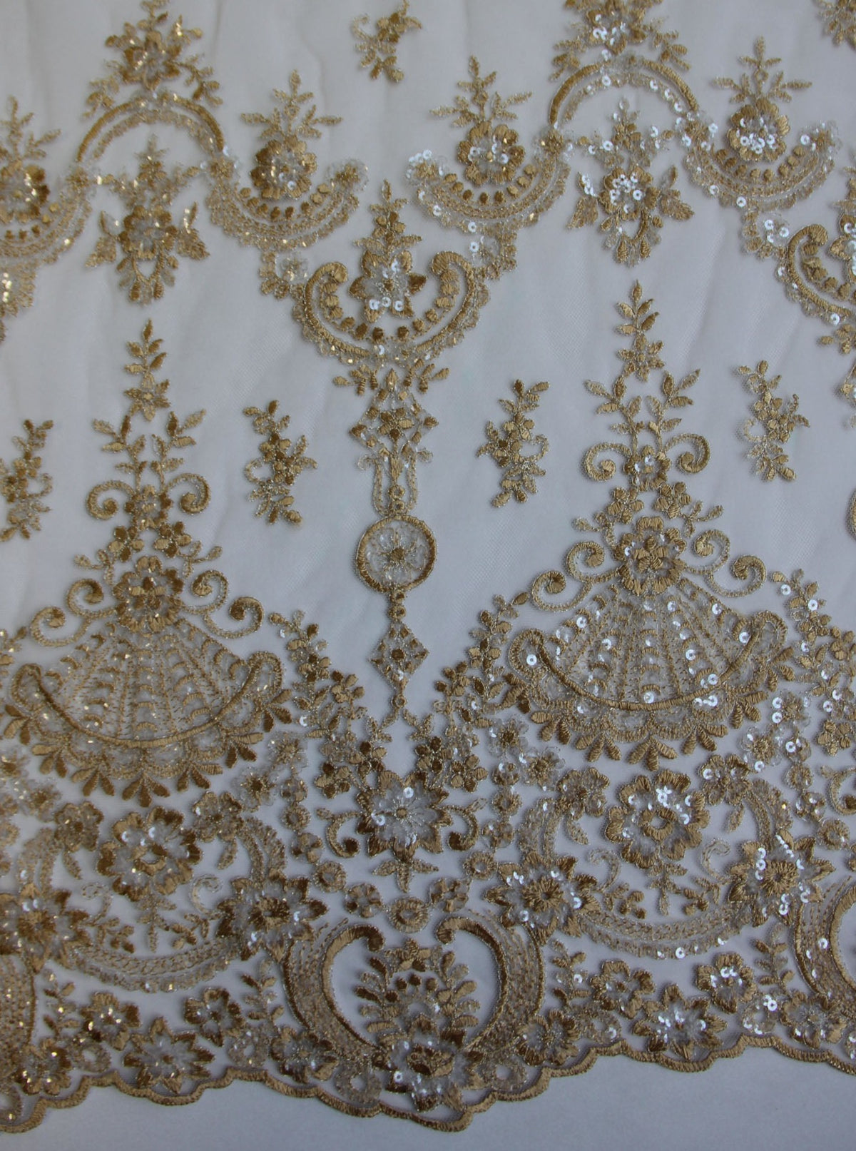 Dentelle Beige - Rubis.