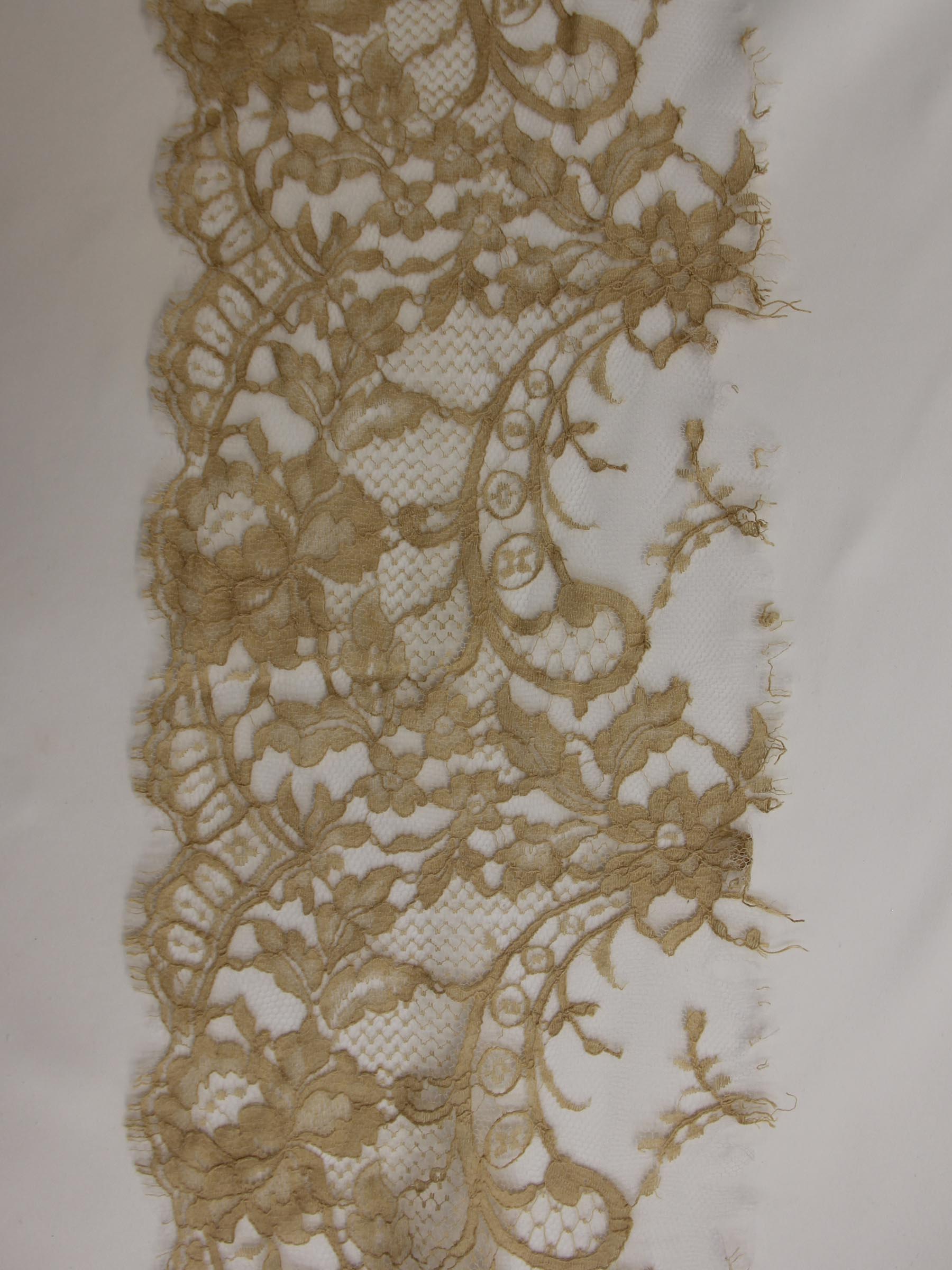 Bordure en dentelle beige - Kate.