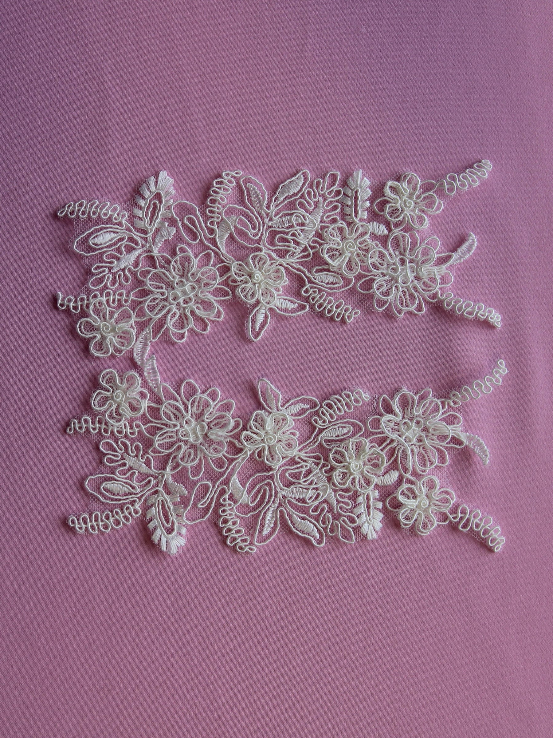 Appliques en dentelle brodées ivoire- Coral (Medium)
