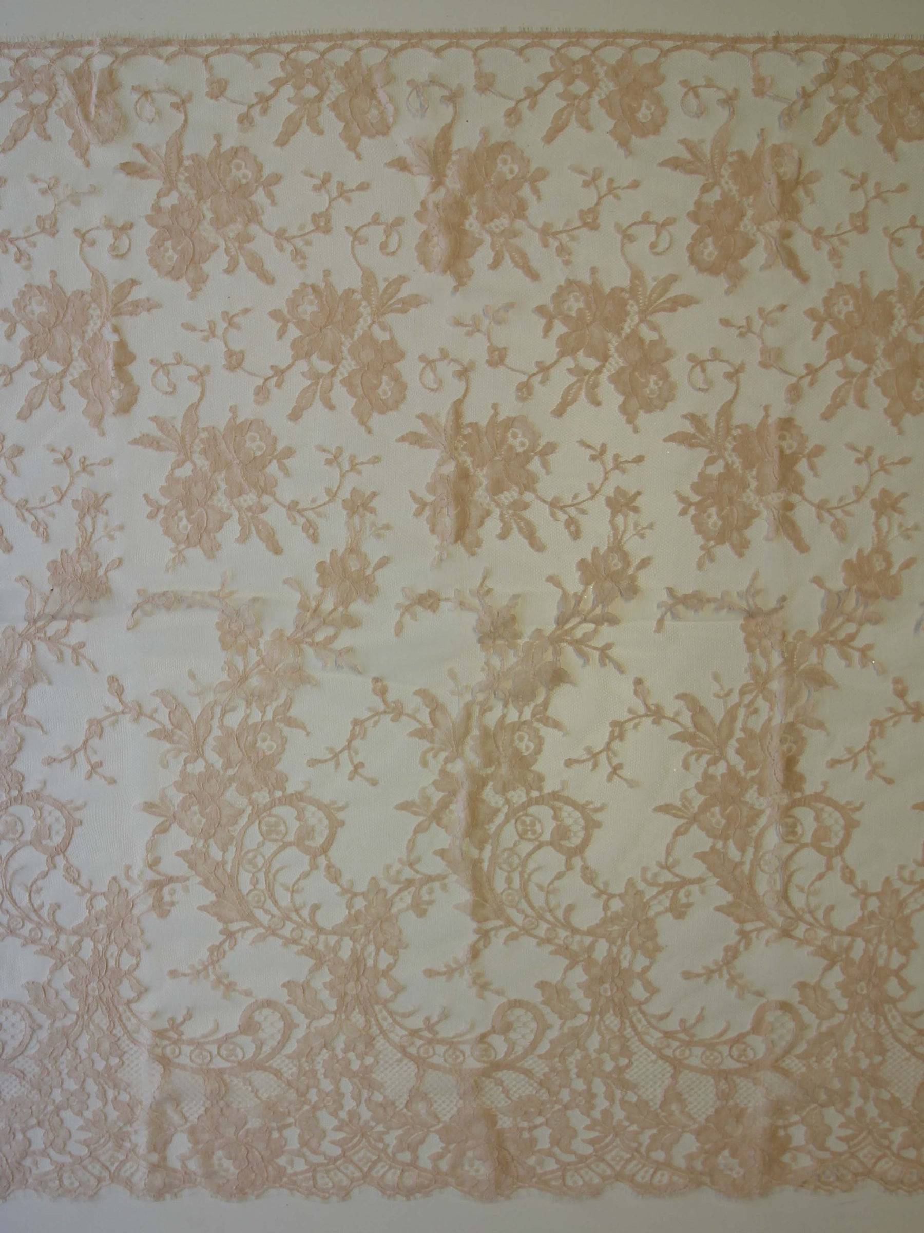 Dentelle de Chantilly rose poudré - Kate