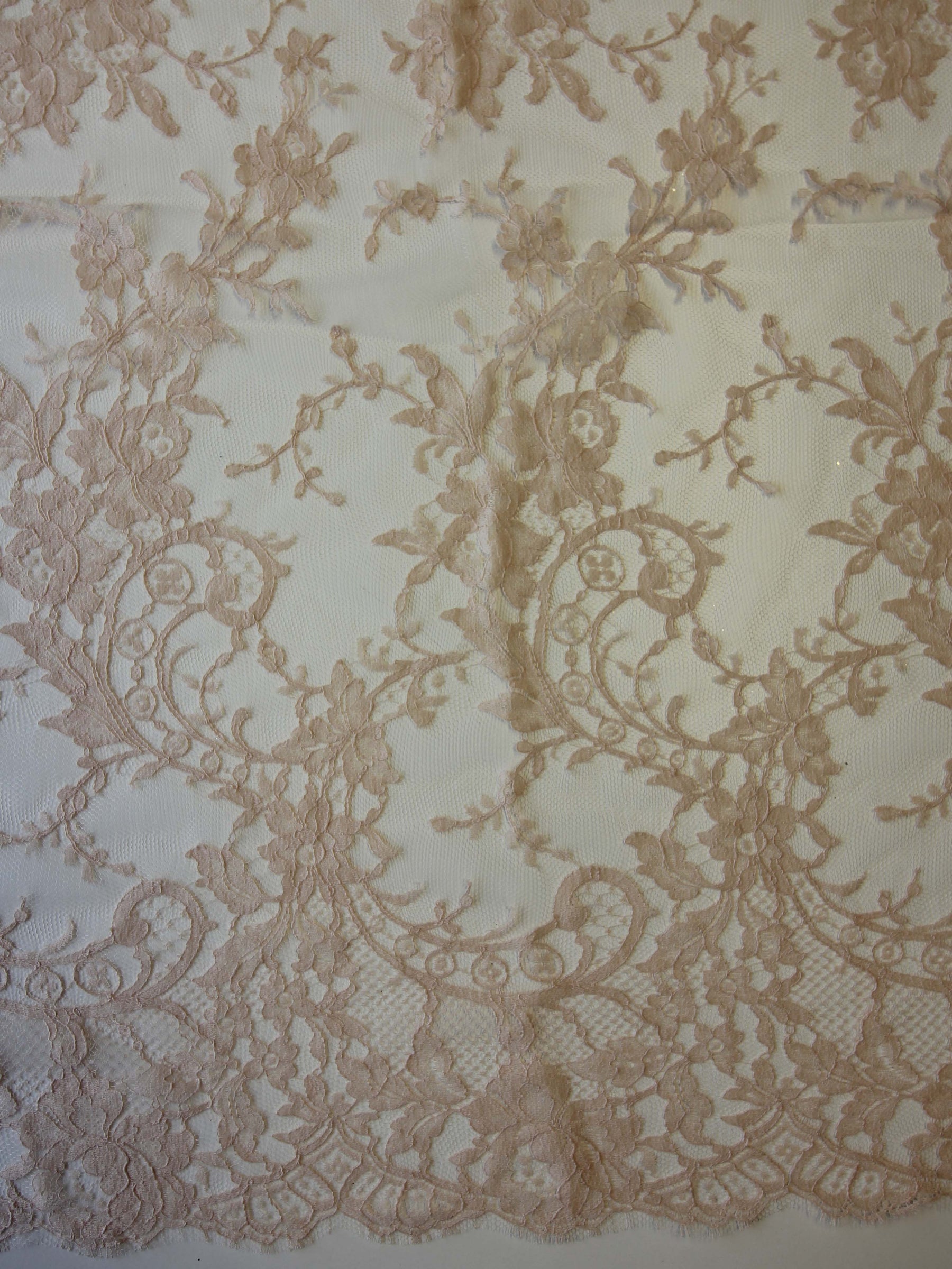 Dentelle de Chantilly rose poudré - Kate