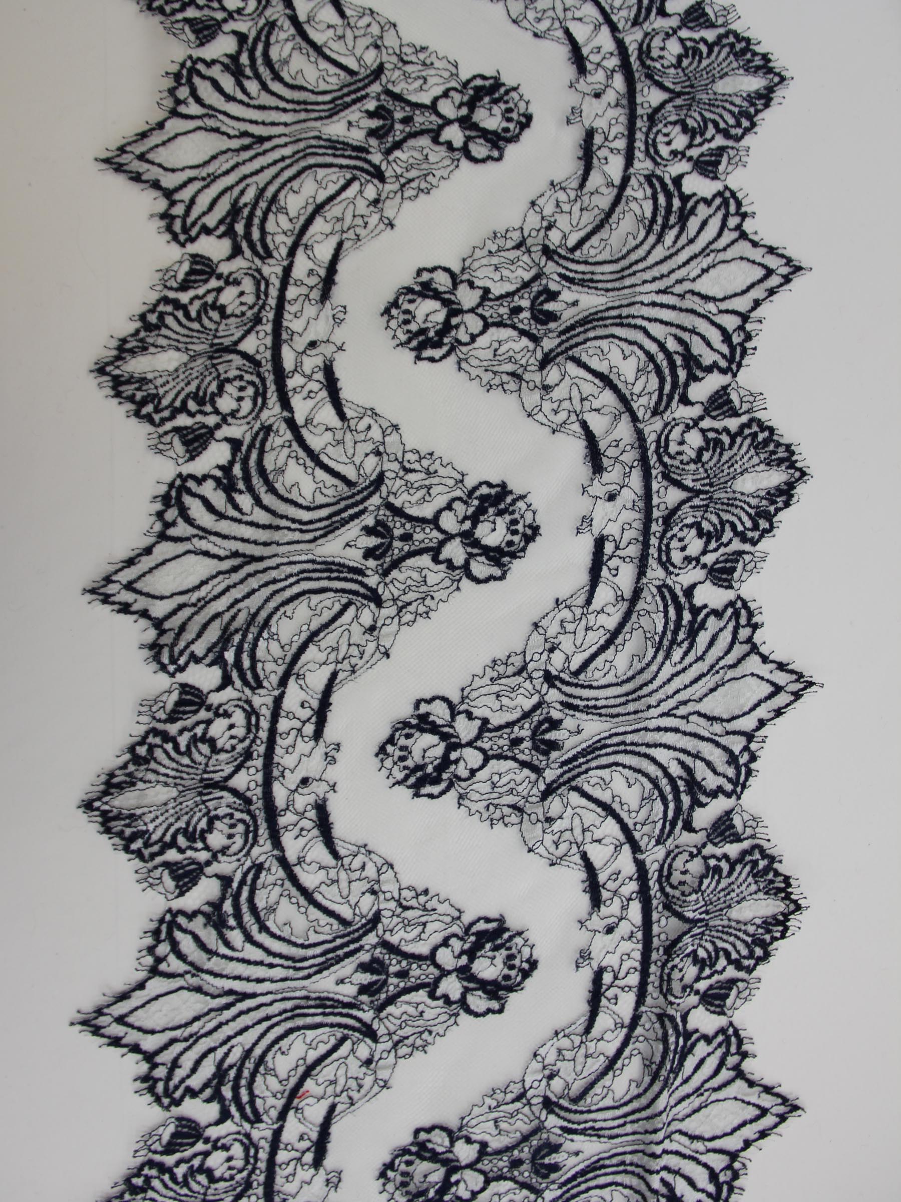 Bordure en dentelle bleu francais - Claire.