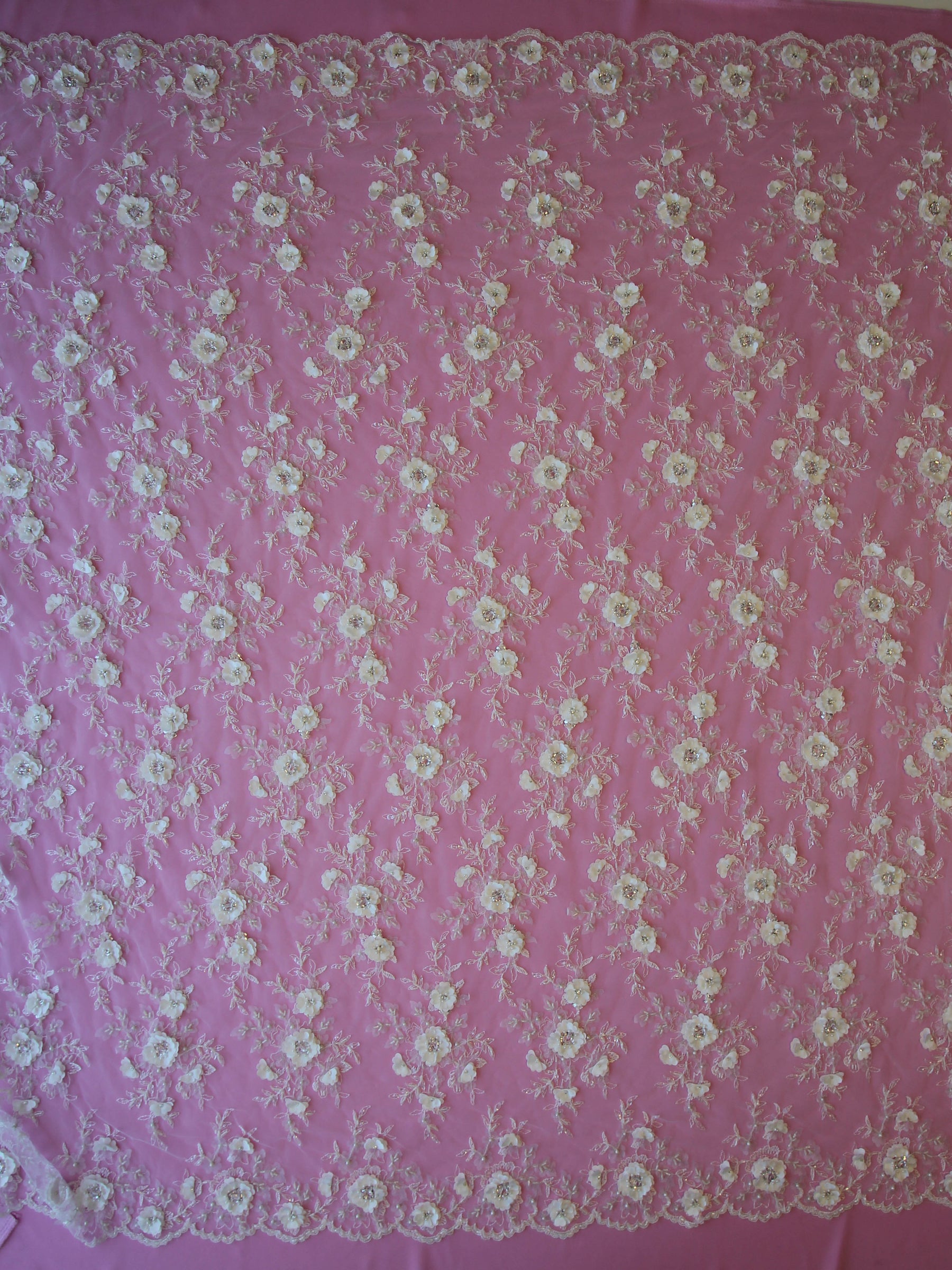 Dentelle Fleur Perlée Ivoire – Jacqueline