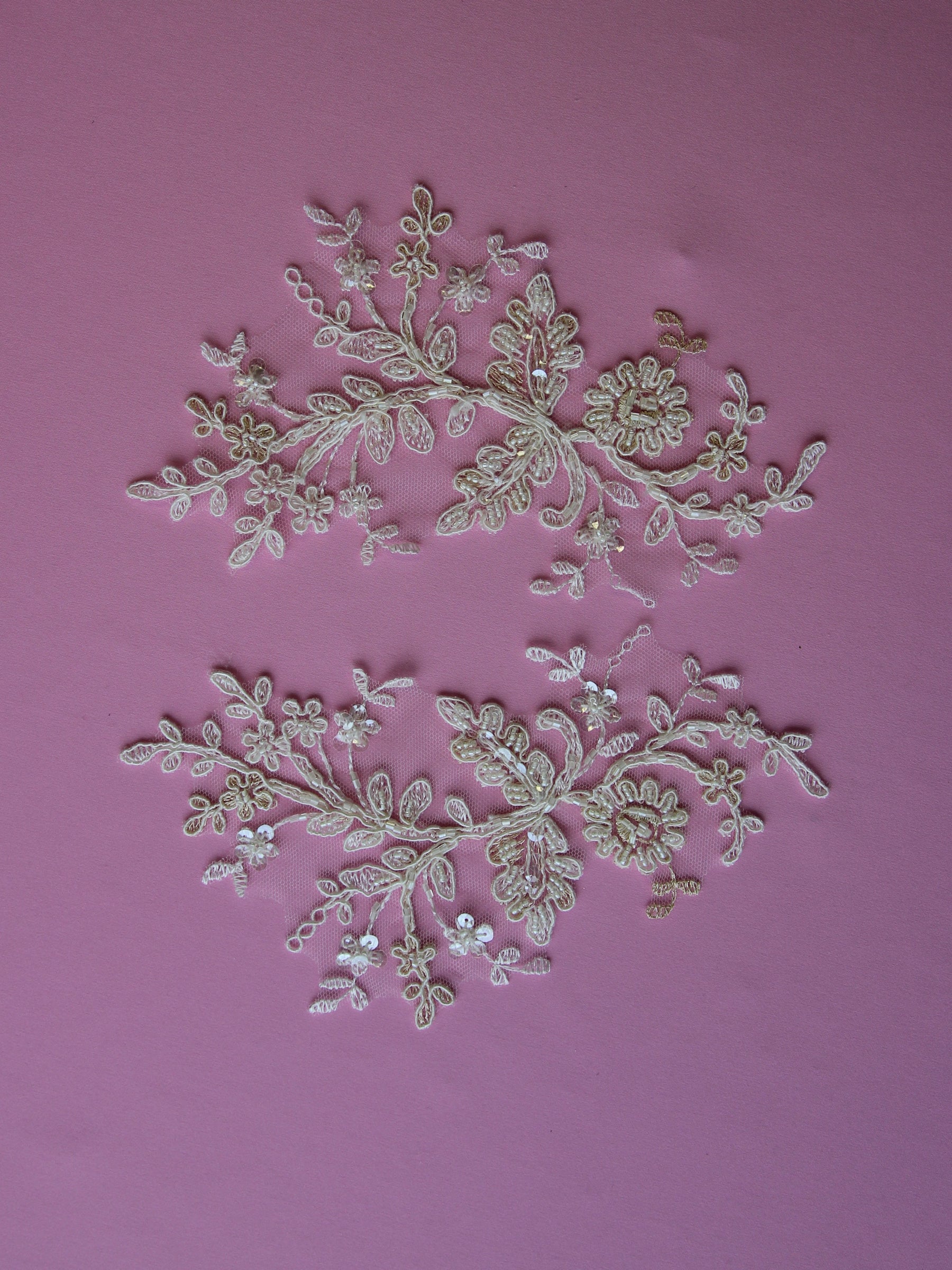 Appliques en dentelle ivoire perlée et cordée - Jessica