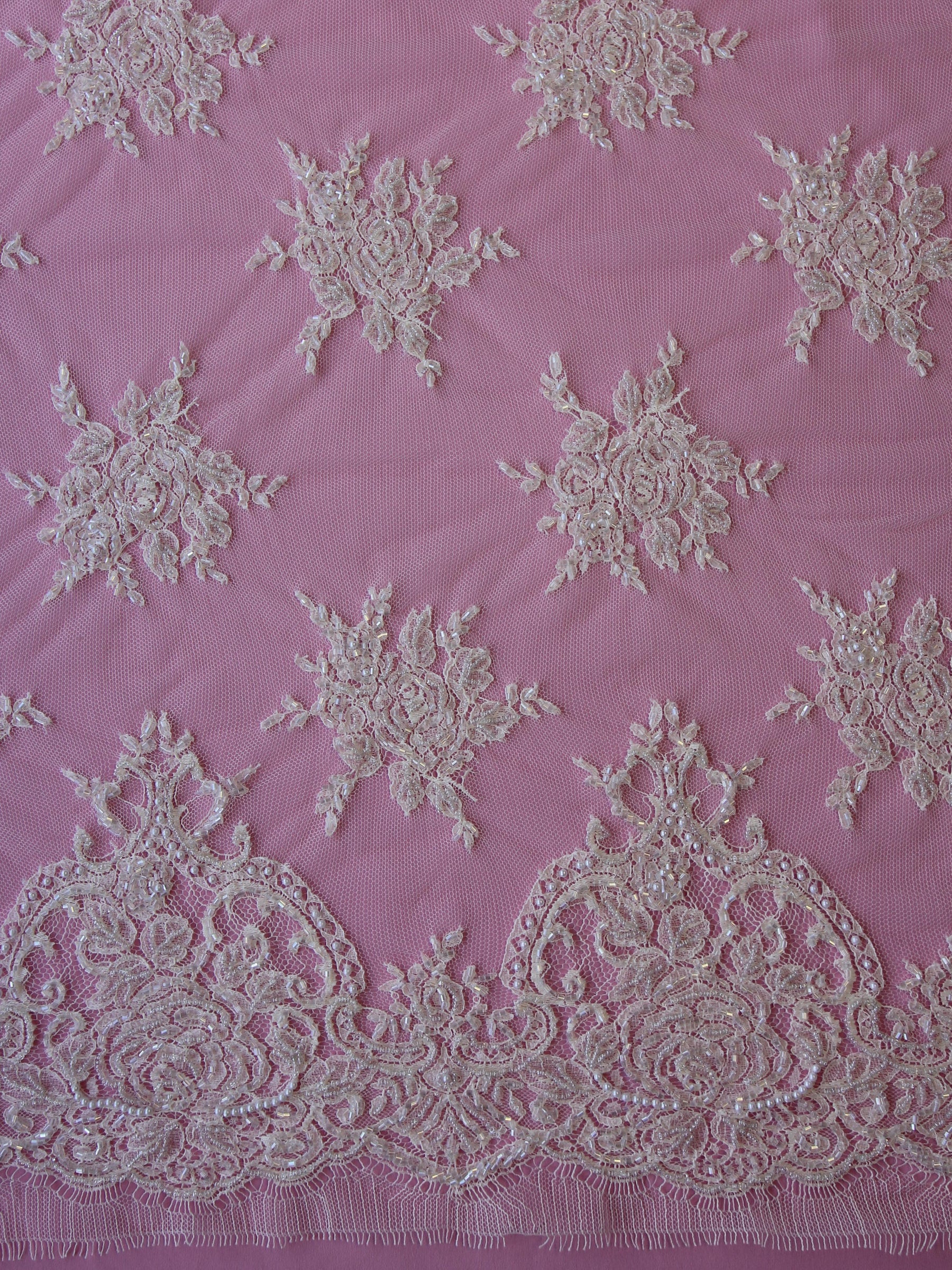 Dentelle Chantilly Perlée Ivoire - Callandra