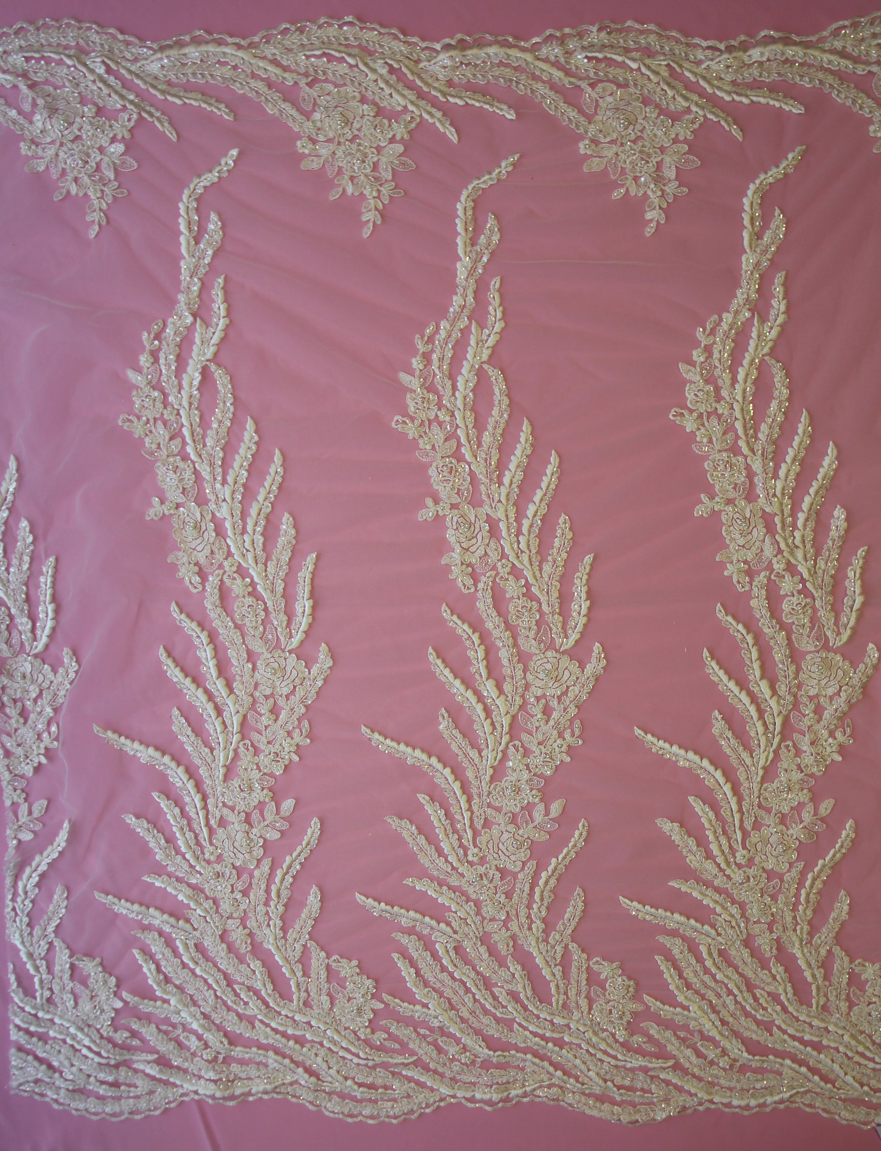 Dentelle Brodée Perlée Ivoire - Fleur