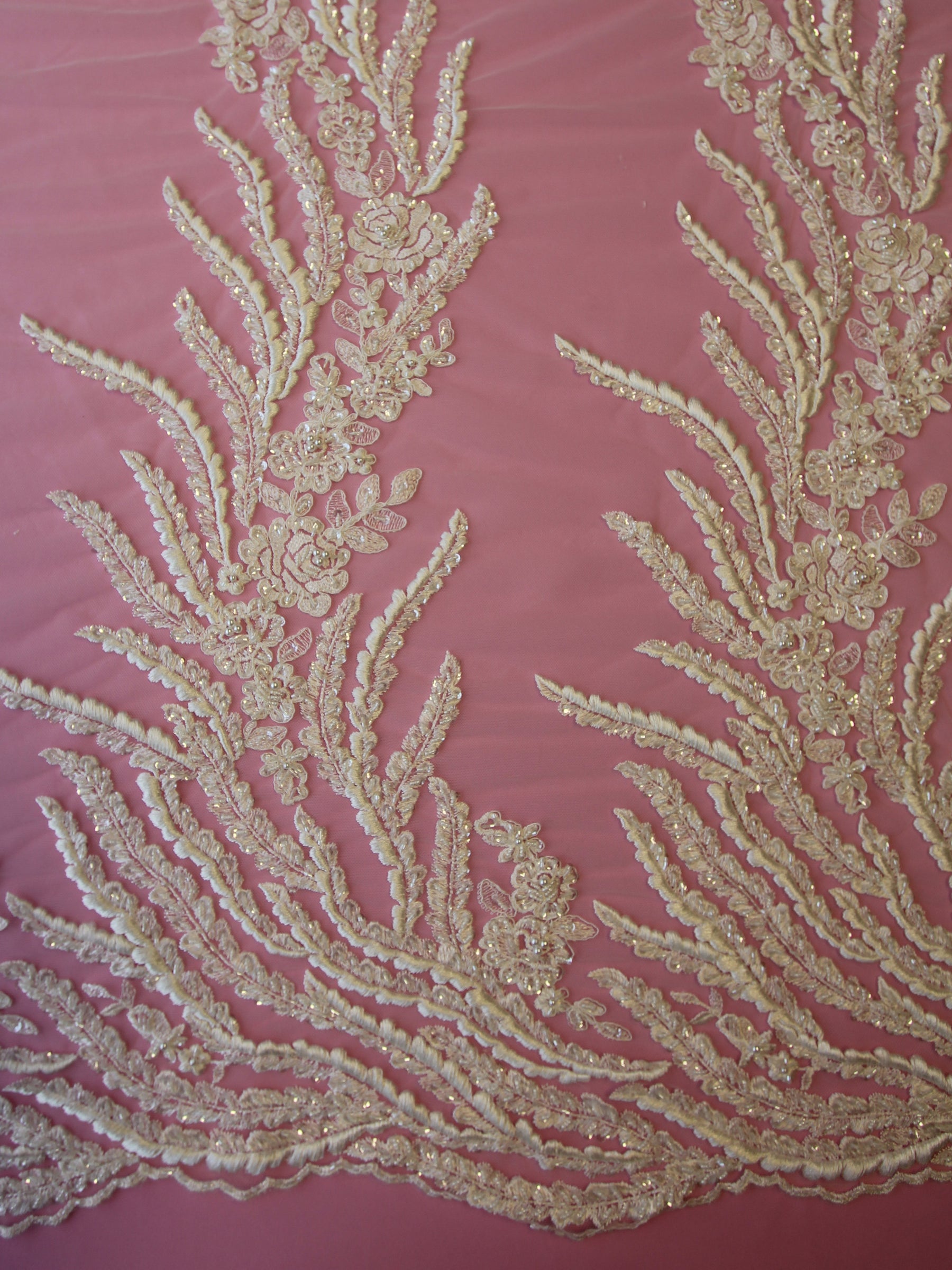 Dentelle Brodée Perlée Ivoire - Fleur