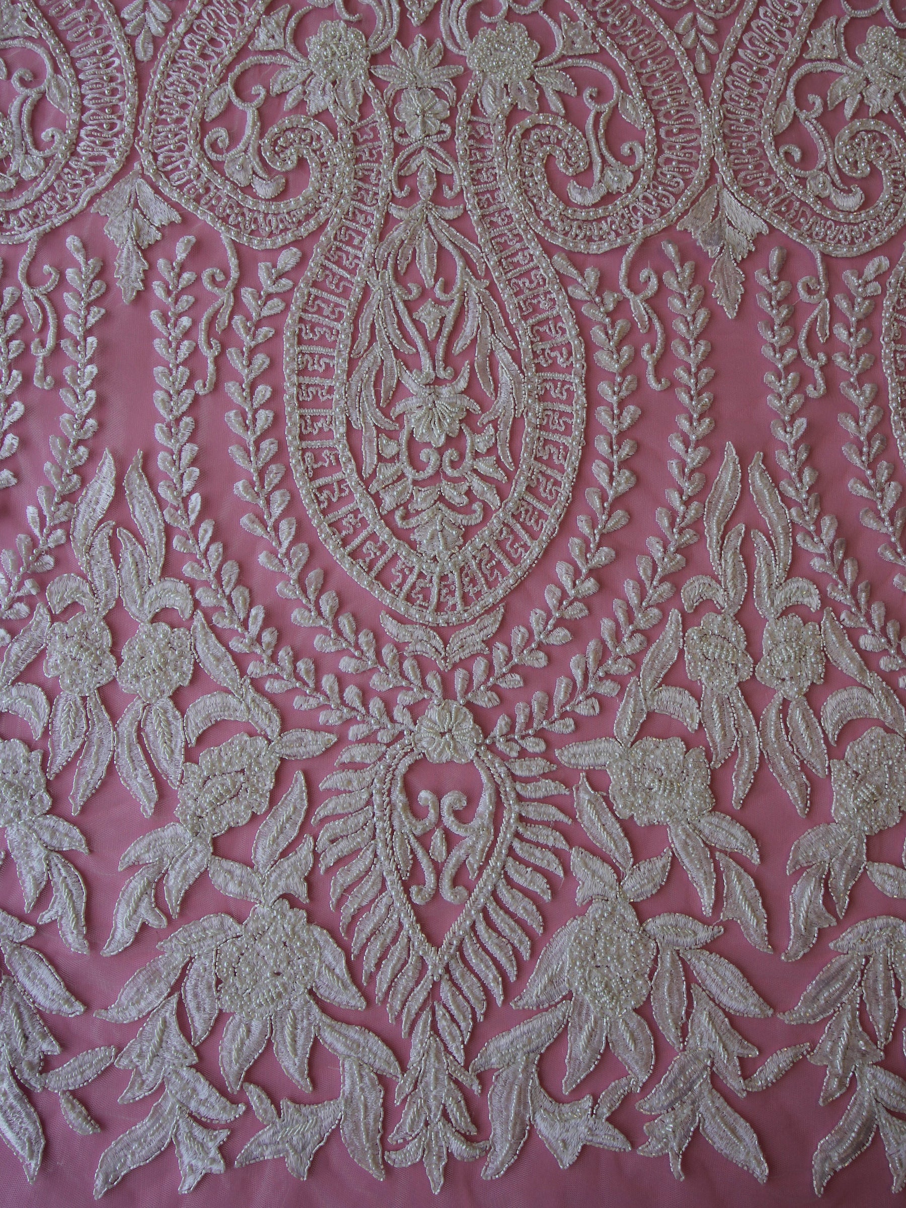 Dentelle perlée à la main ivoire - Jaxton