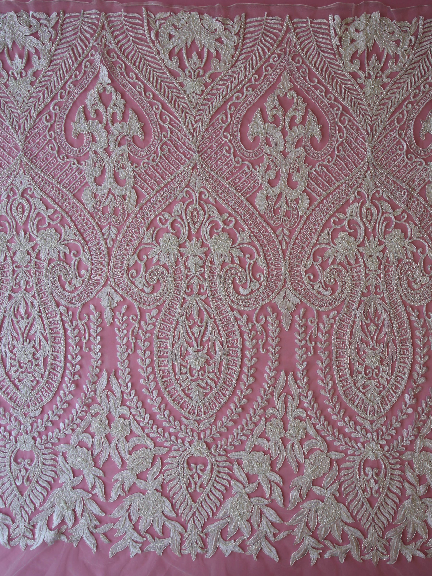 Dentelle perlée à la main ivoire - Jaxton
