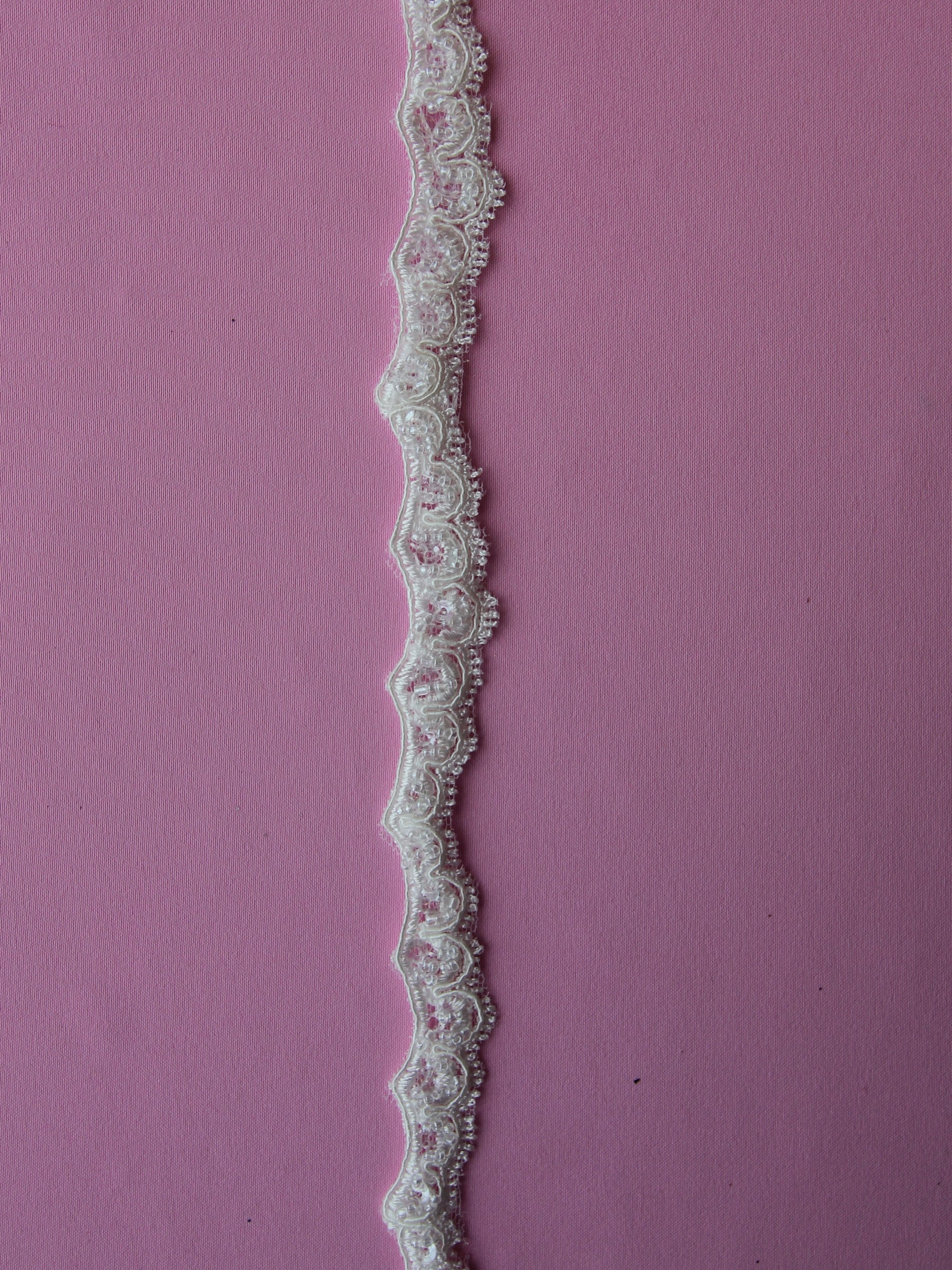 Bordure en dentelle ivoire perlée - Ashanti
