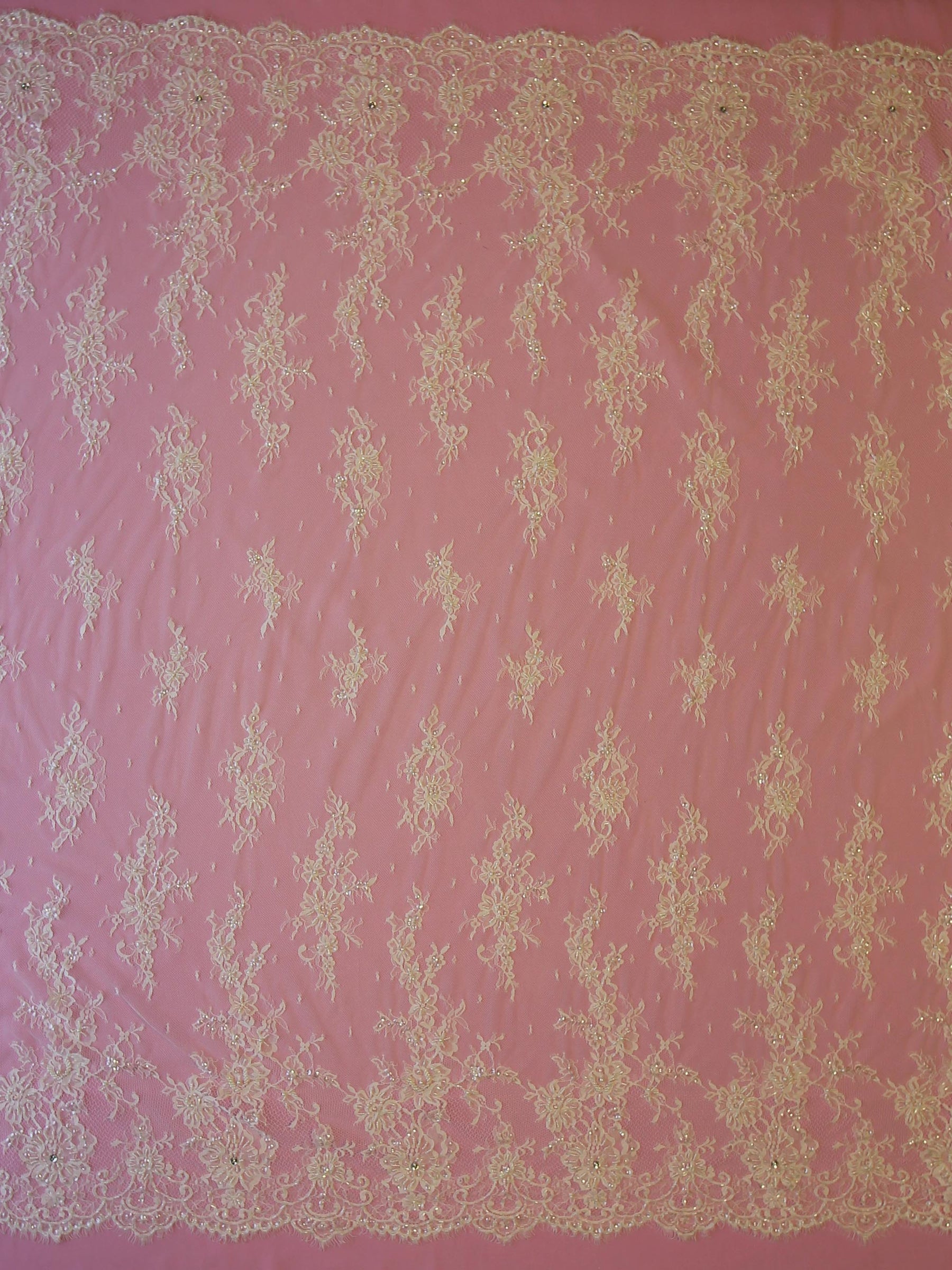 Dentelle Perlée Ivoire – Valérie