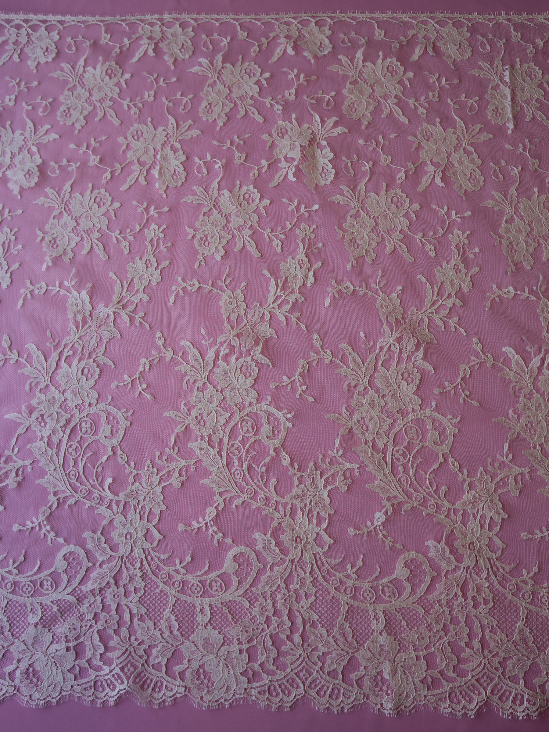 Dentelle Chantilly Ivoire - Kate