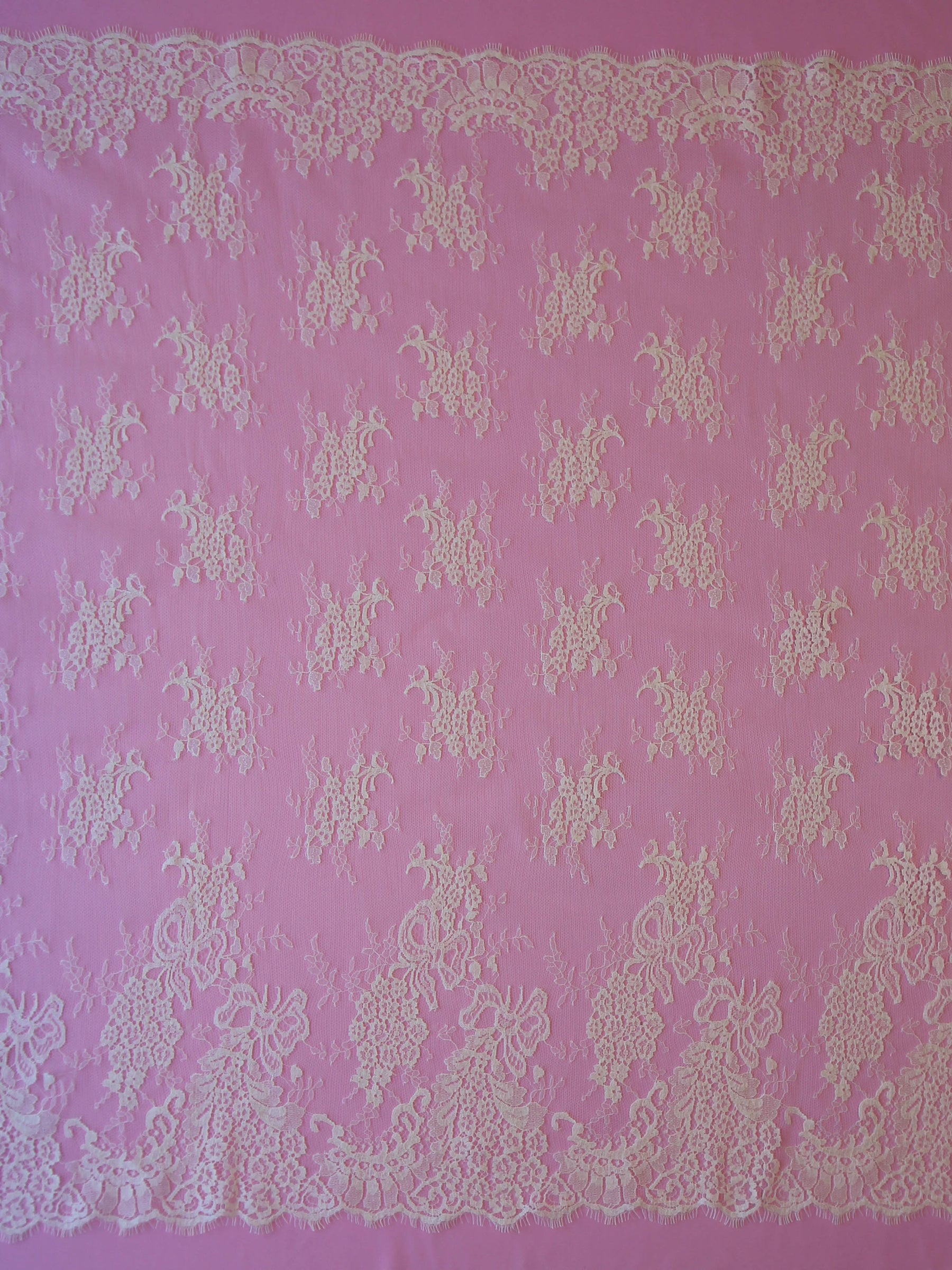 Dentelle Chantilly Ivoire - Lillian