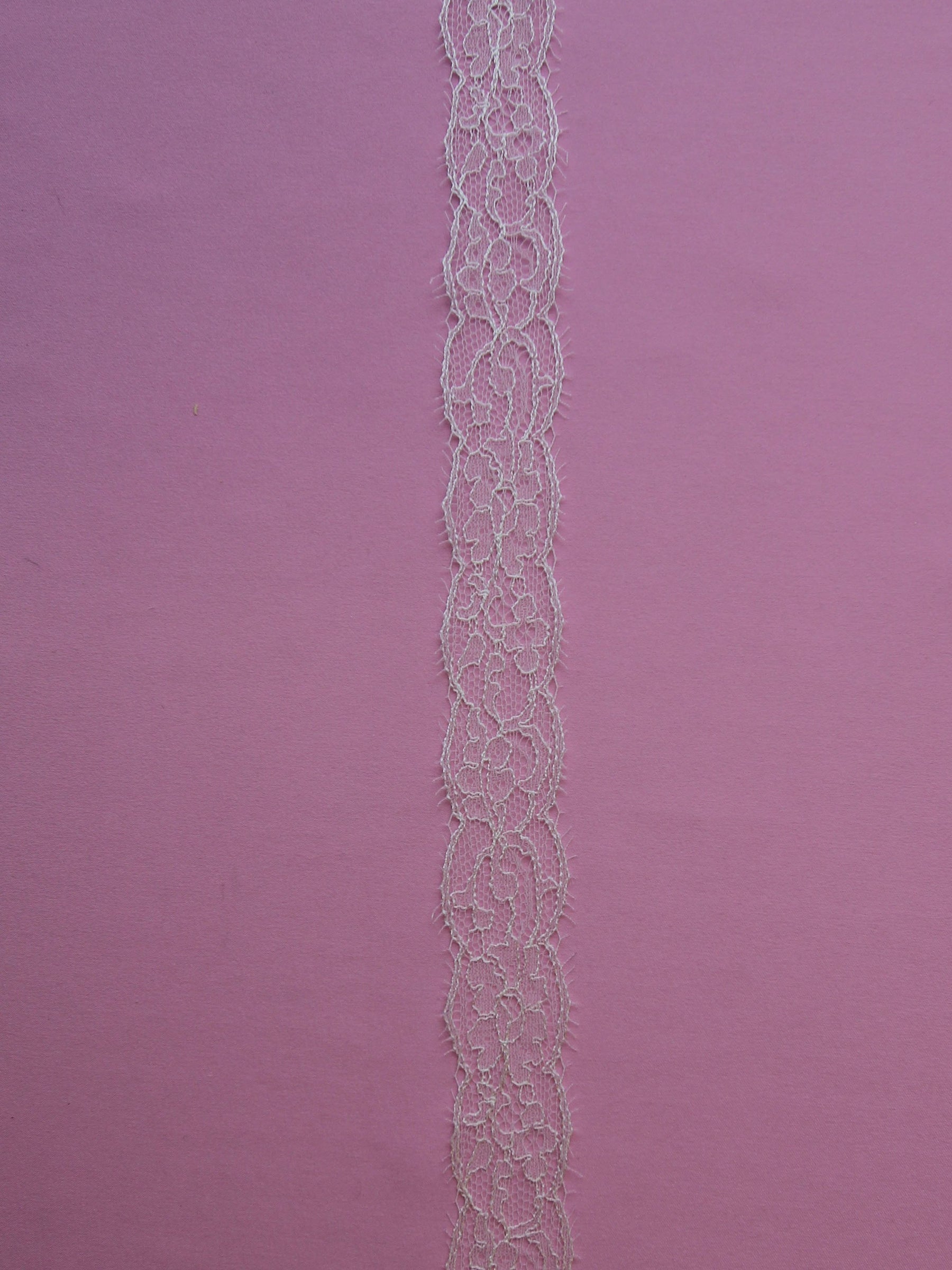 Bordure en dentelle ivoire chantilly - Imogen
