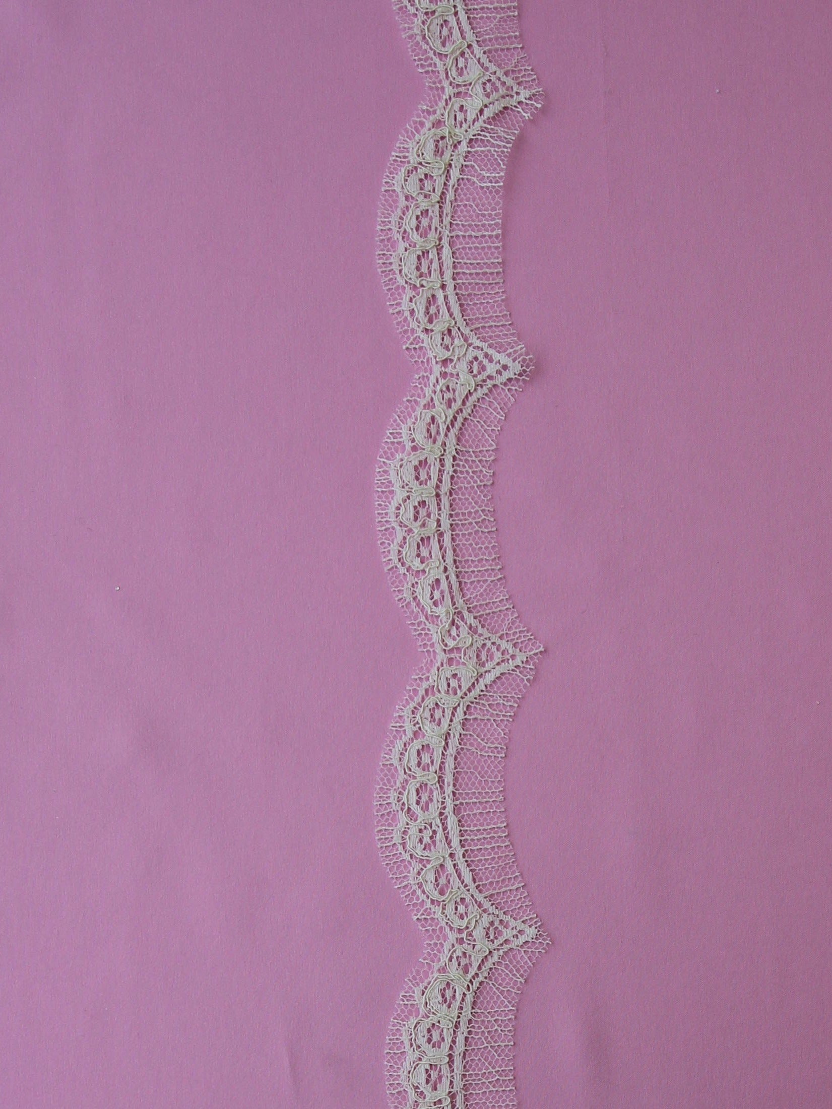 Bordure en dentelle ivoire chantilly - Pippi