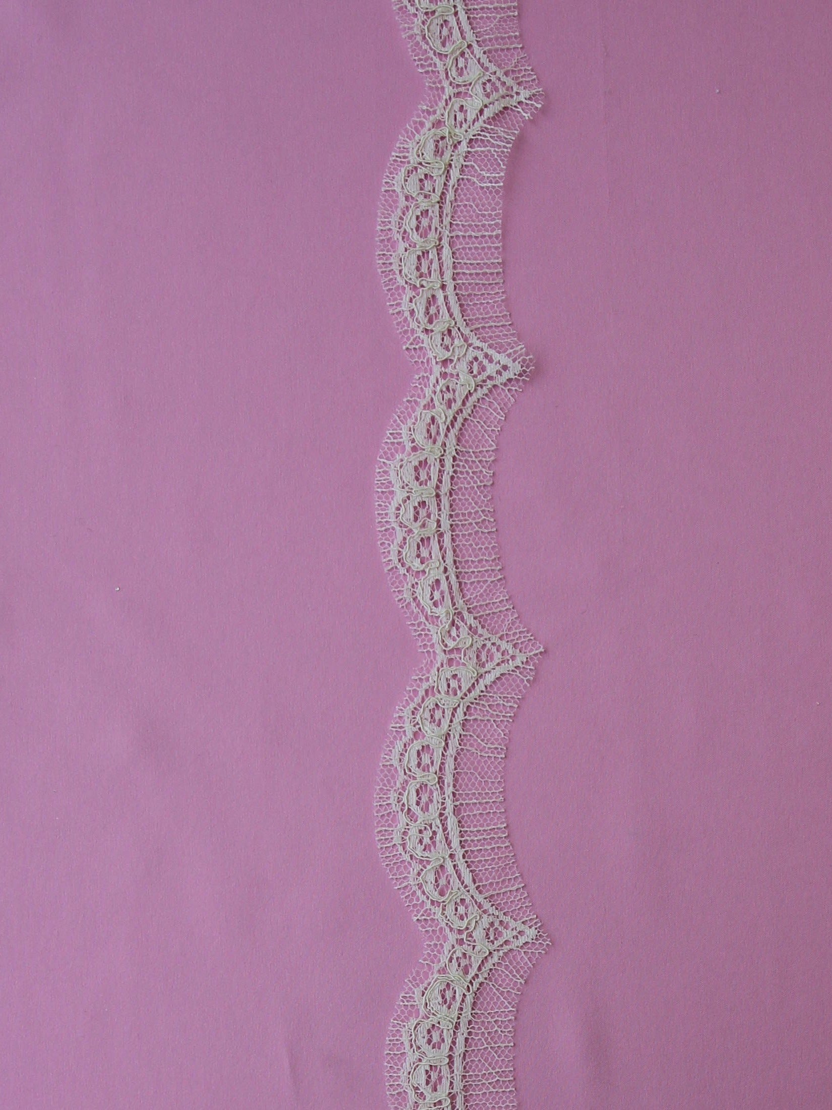 Bordure en dentelle ivoire chantilly - Pippi