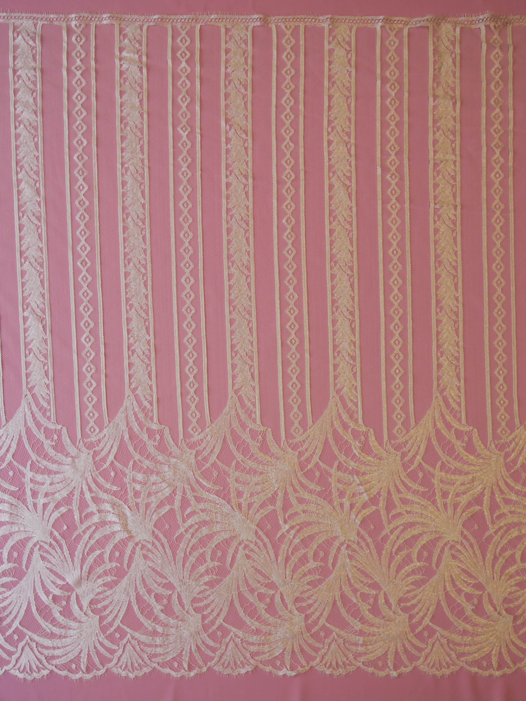 Dentelle Chantilly Ivoire - Uma