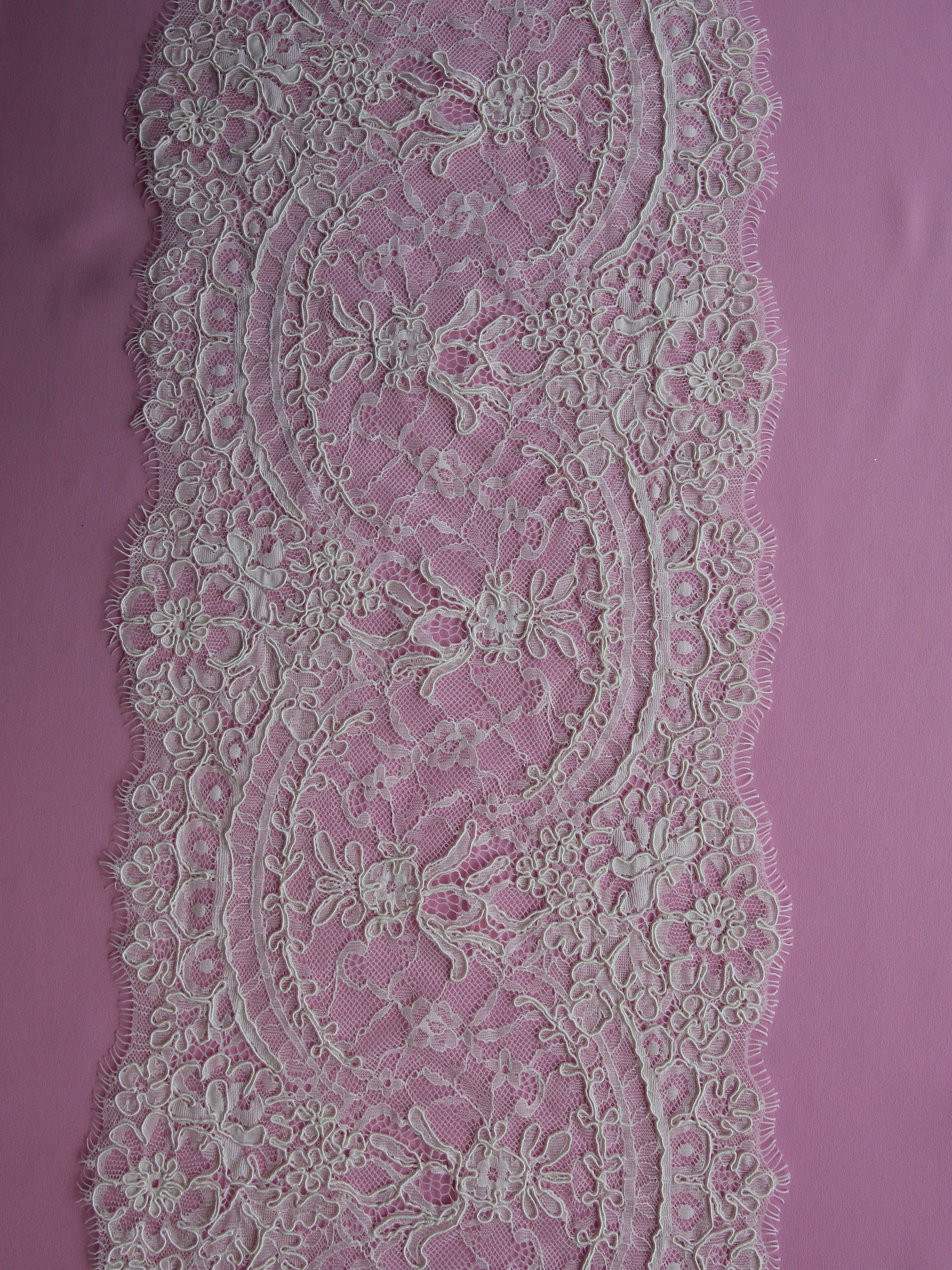 Bordure en dentelle ivore cordée - Rachel