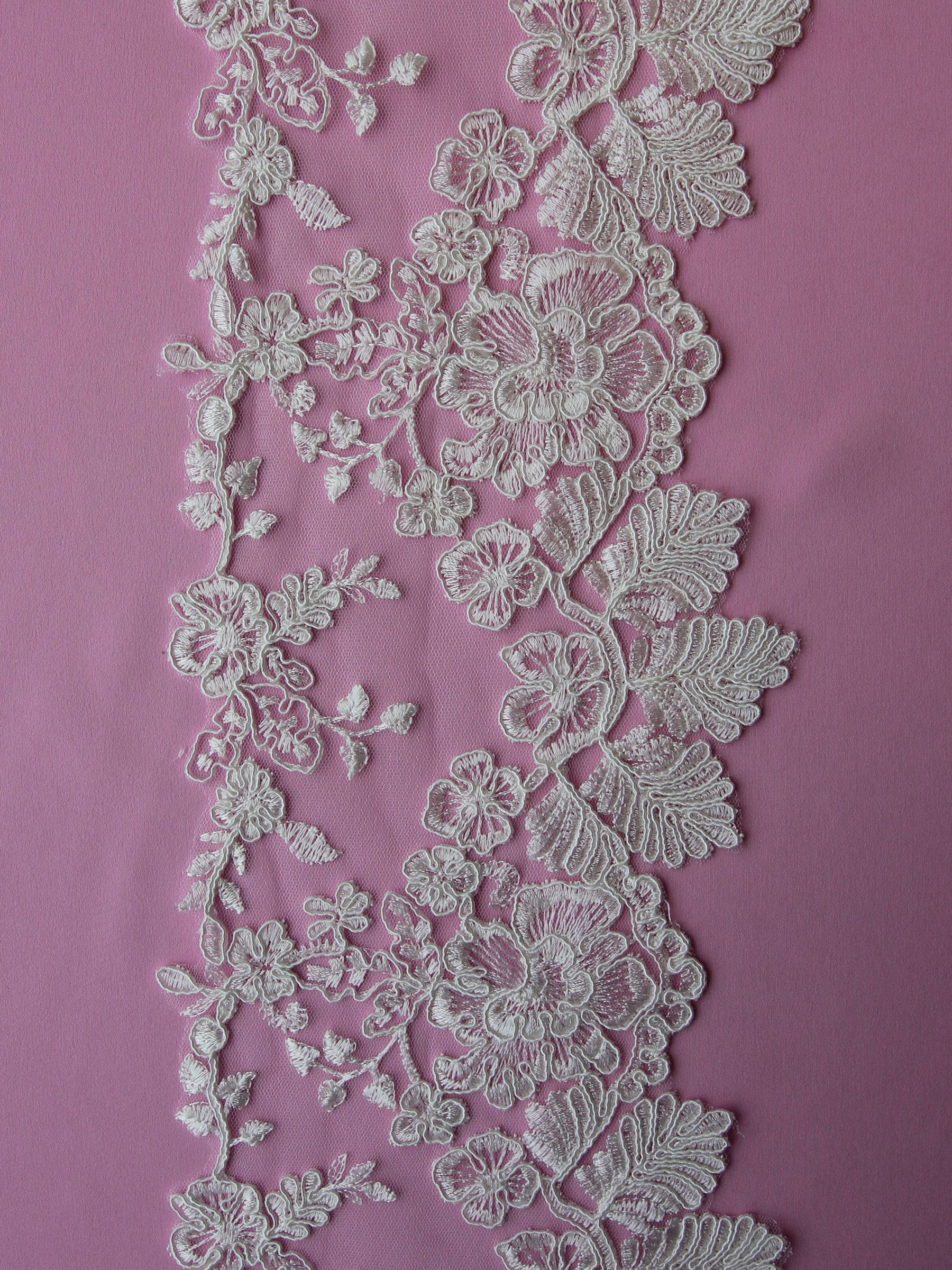 Bordure en dentelle ivoire cordée – Sweet Pea