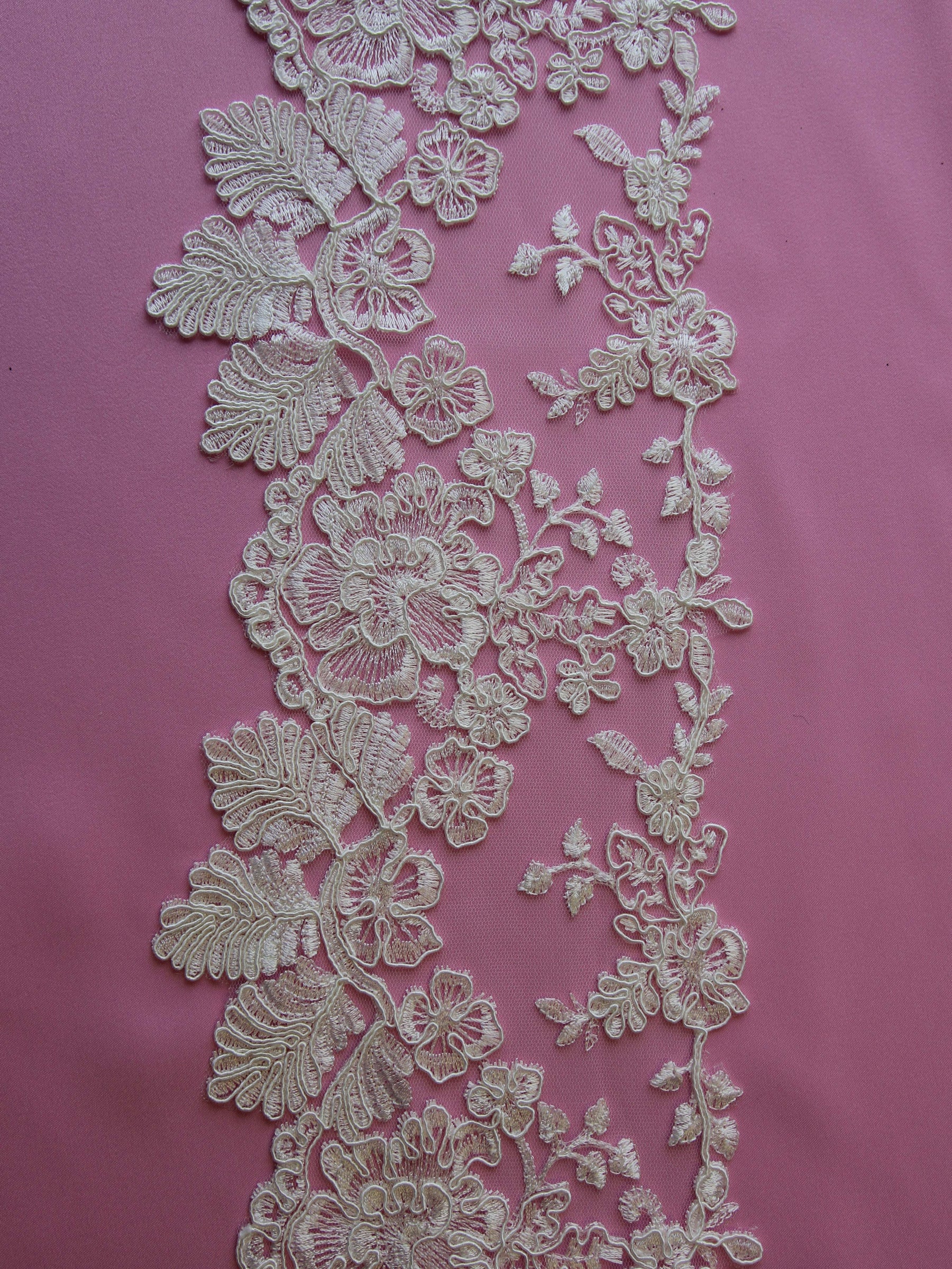 Bordure en dentelle ivoire cordée – Sweet Pea