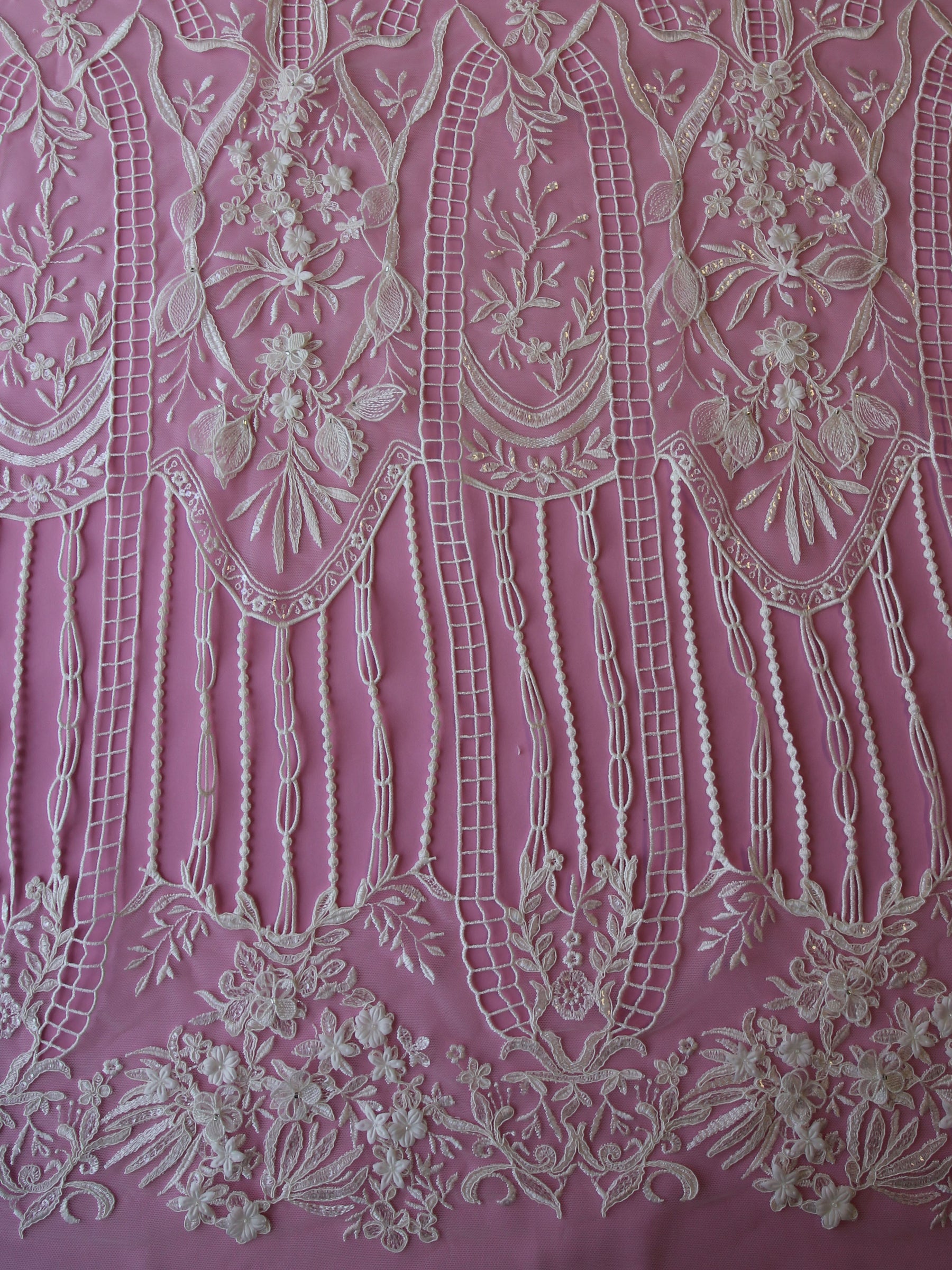 Dentelle Ivoire – Carlotta