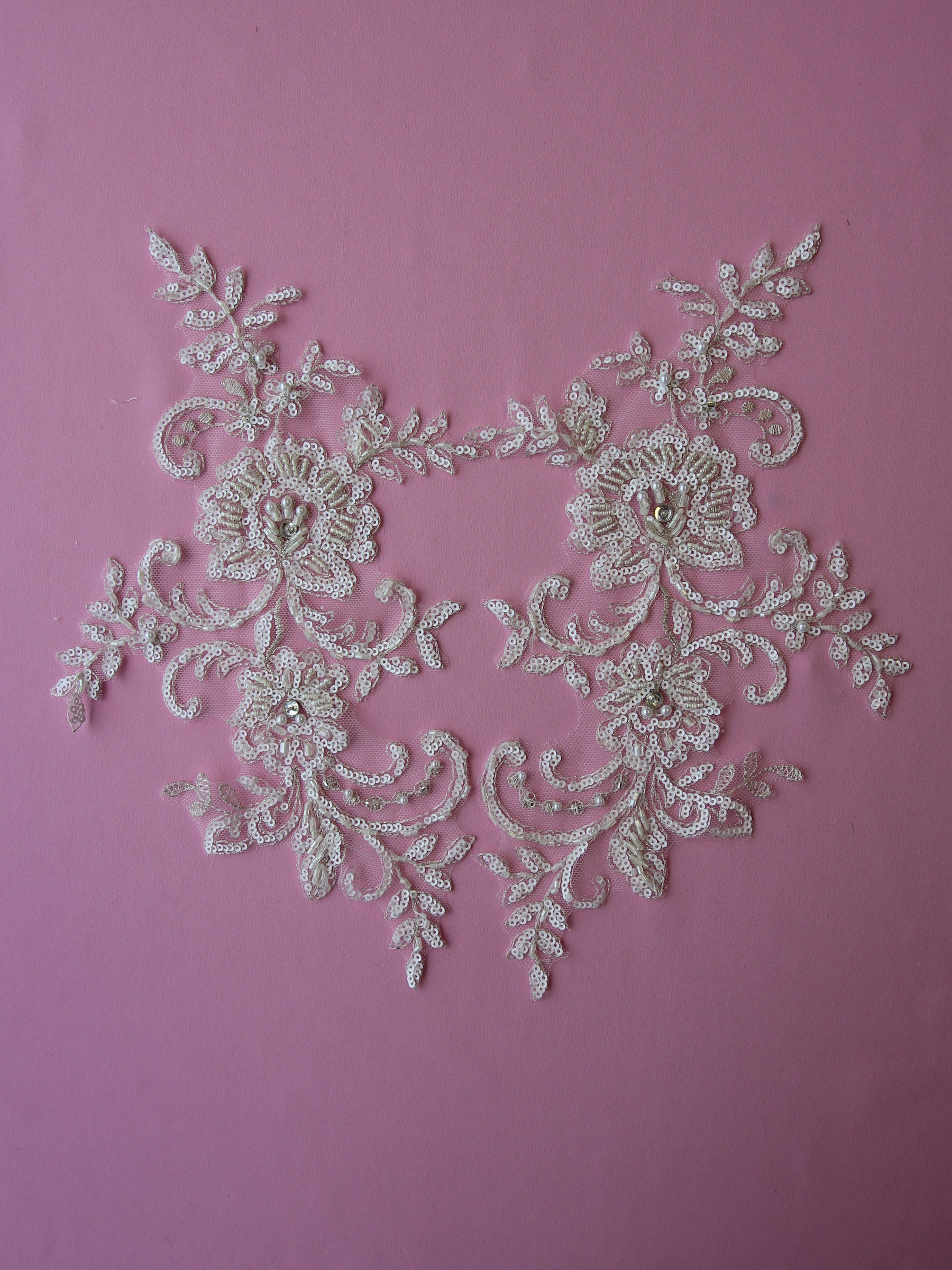 Appliques en dentelle ivoire à sequins - Illinois