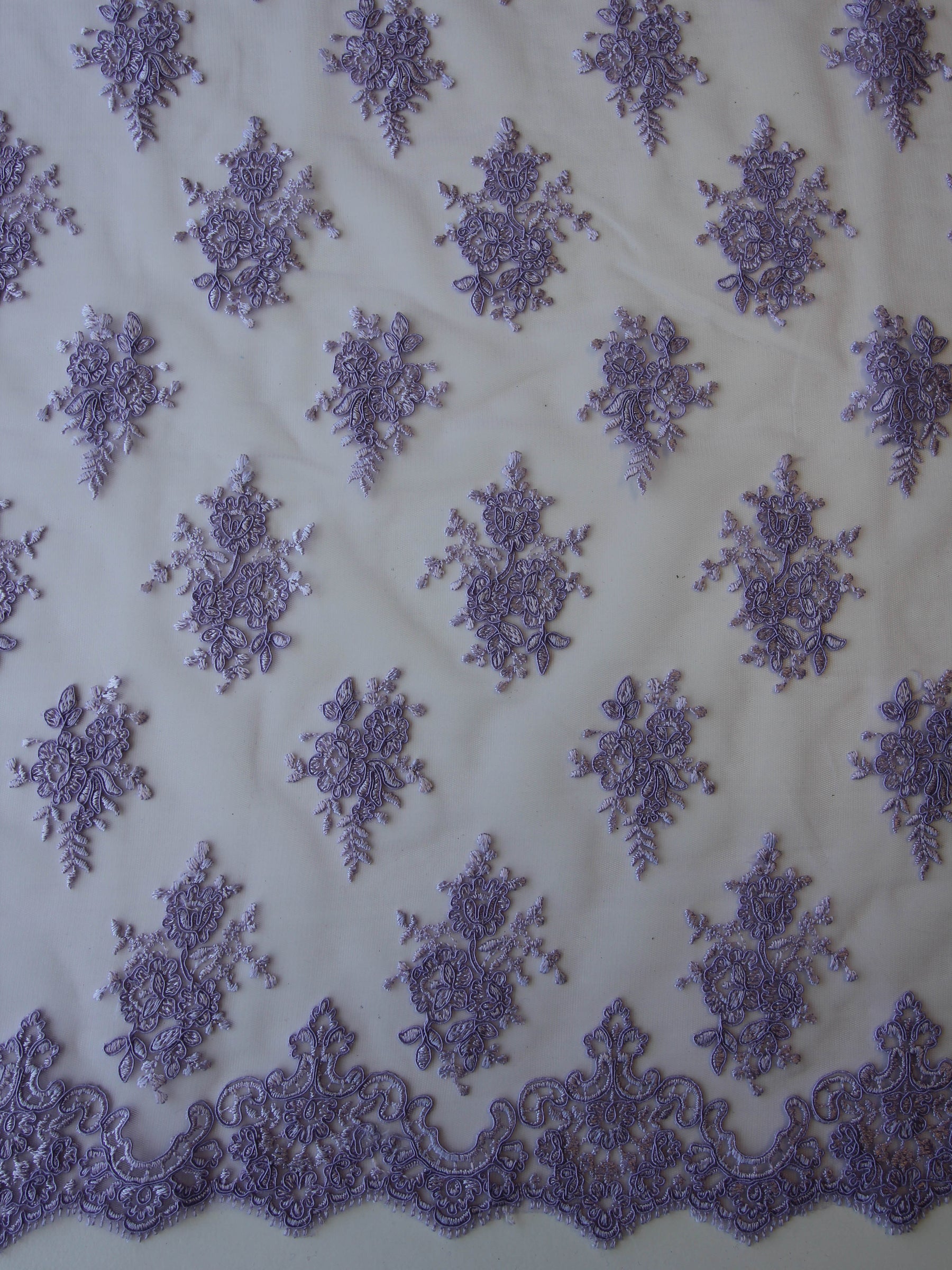 Dentelle à cordon lilas - Janis.