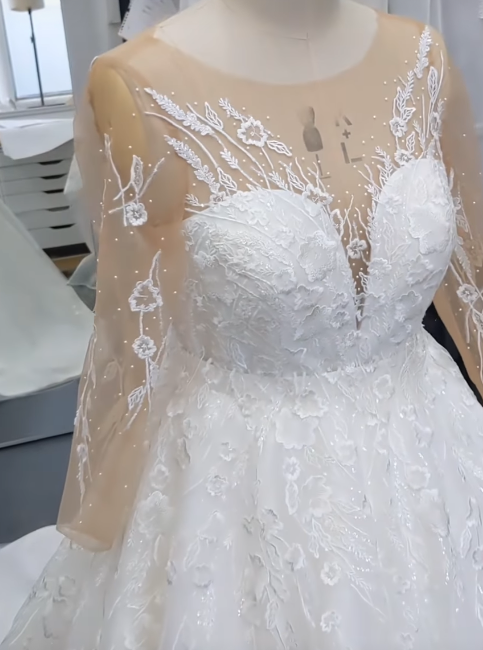 Dentelle Brodée Ivoire - Manette