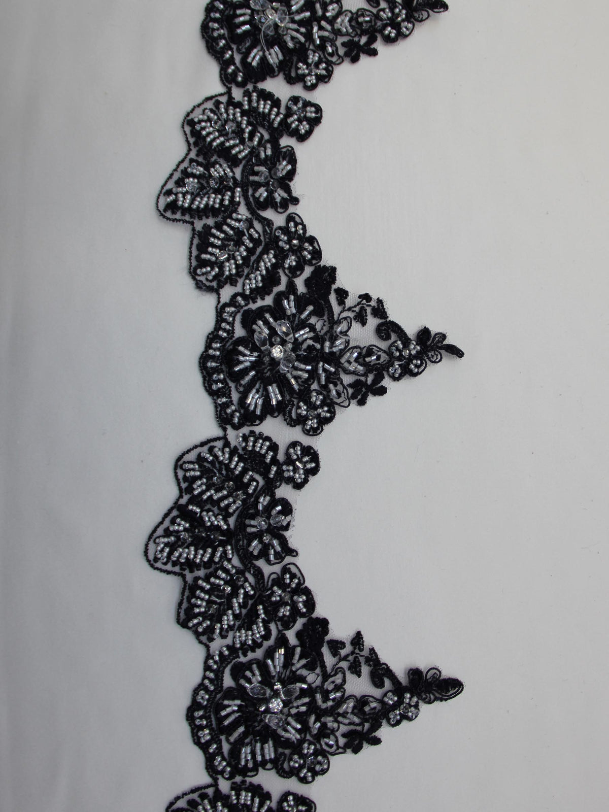 Bordure en dentelle bleu marine - Chelsea.