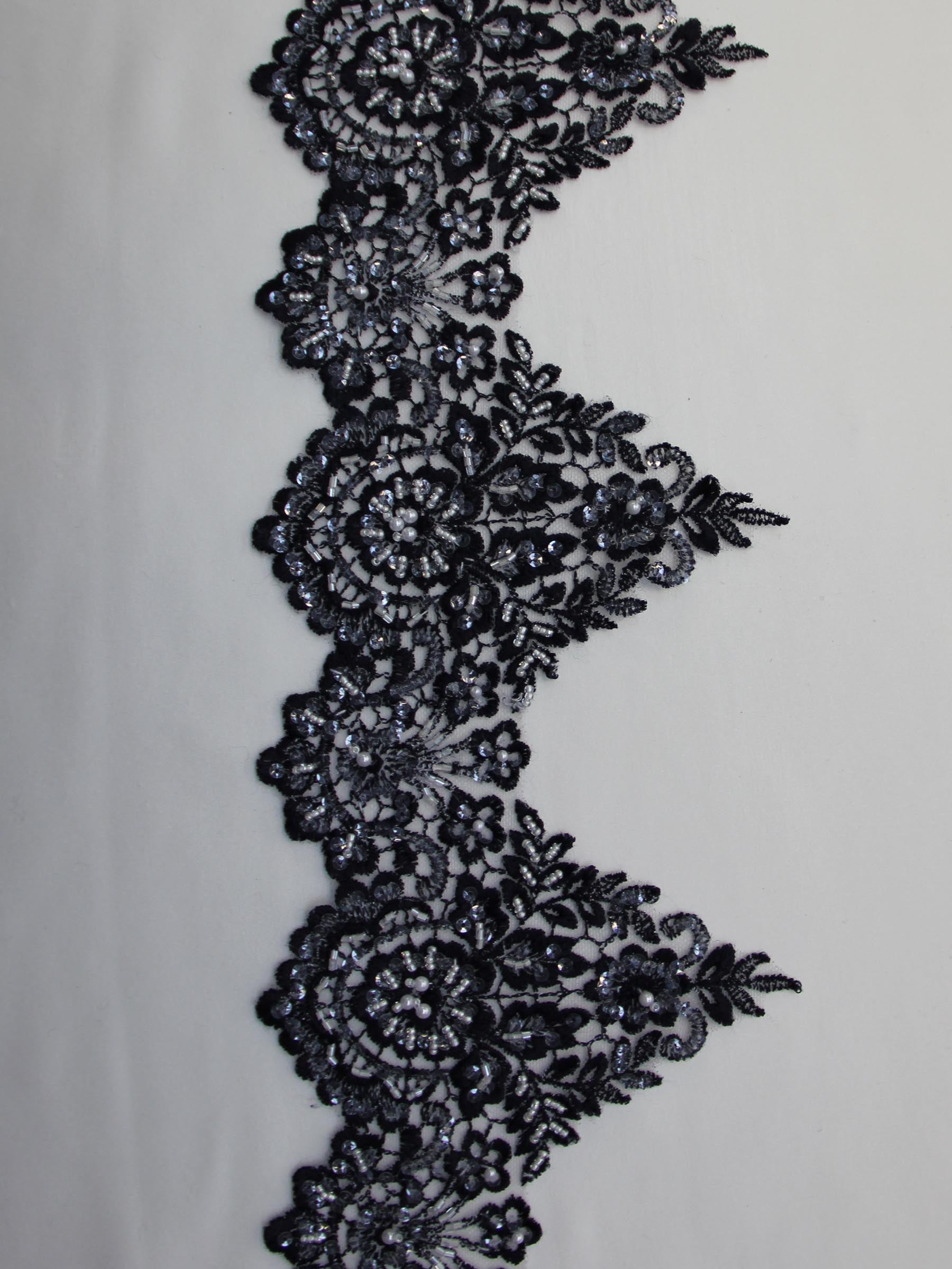 Bordure en dentelle bleu marine - Hazel.