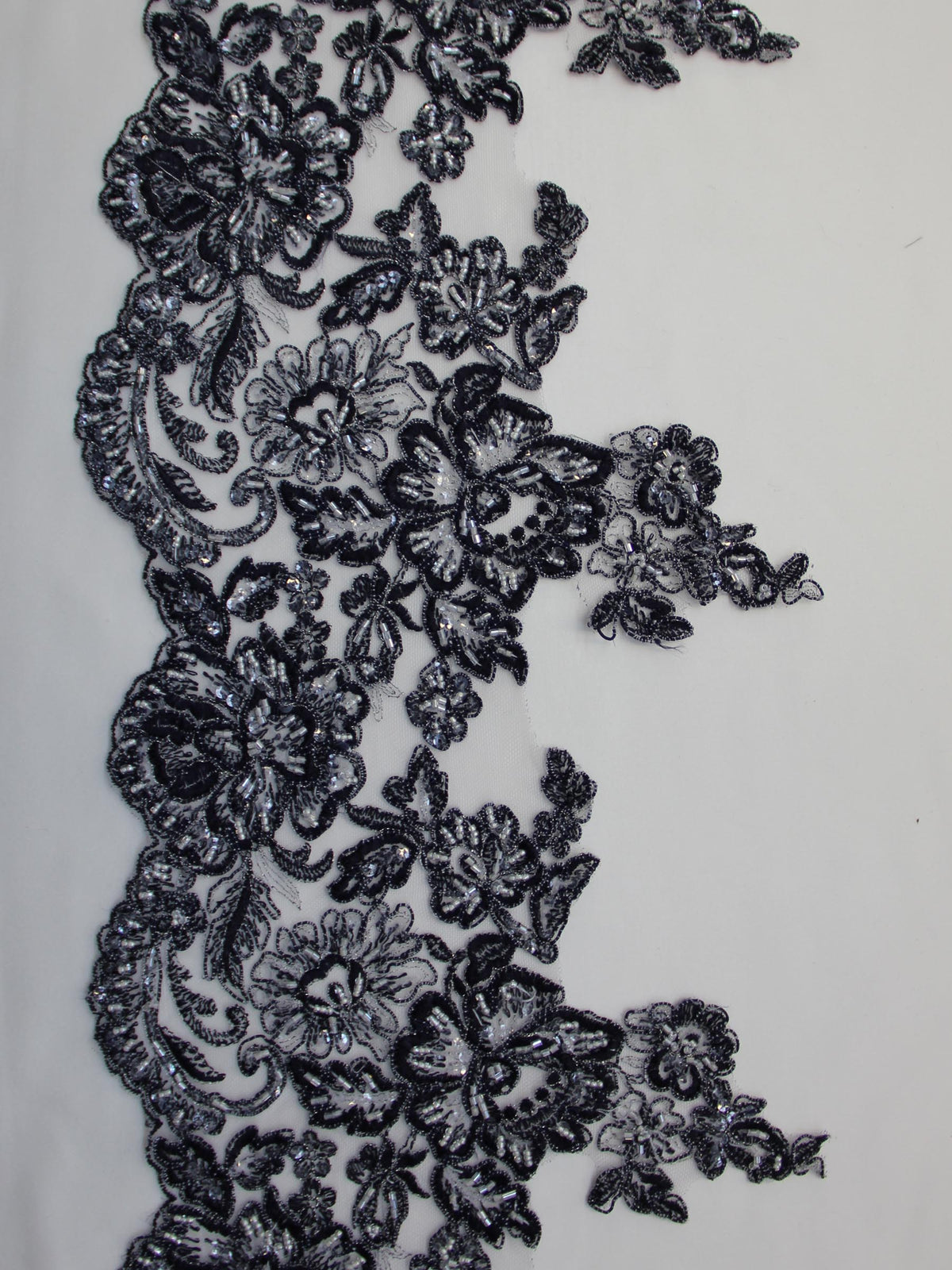 Bordure en dentelle bleu marine - Victoria.