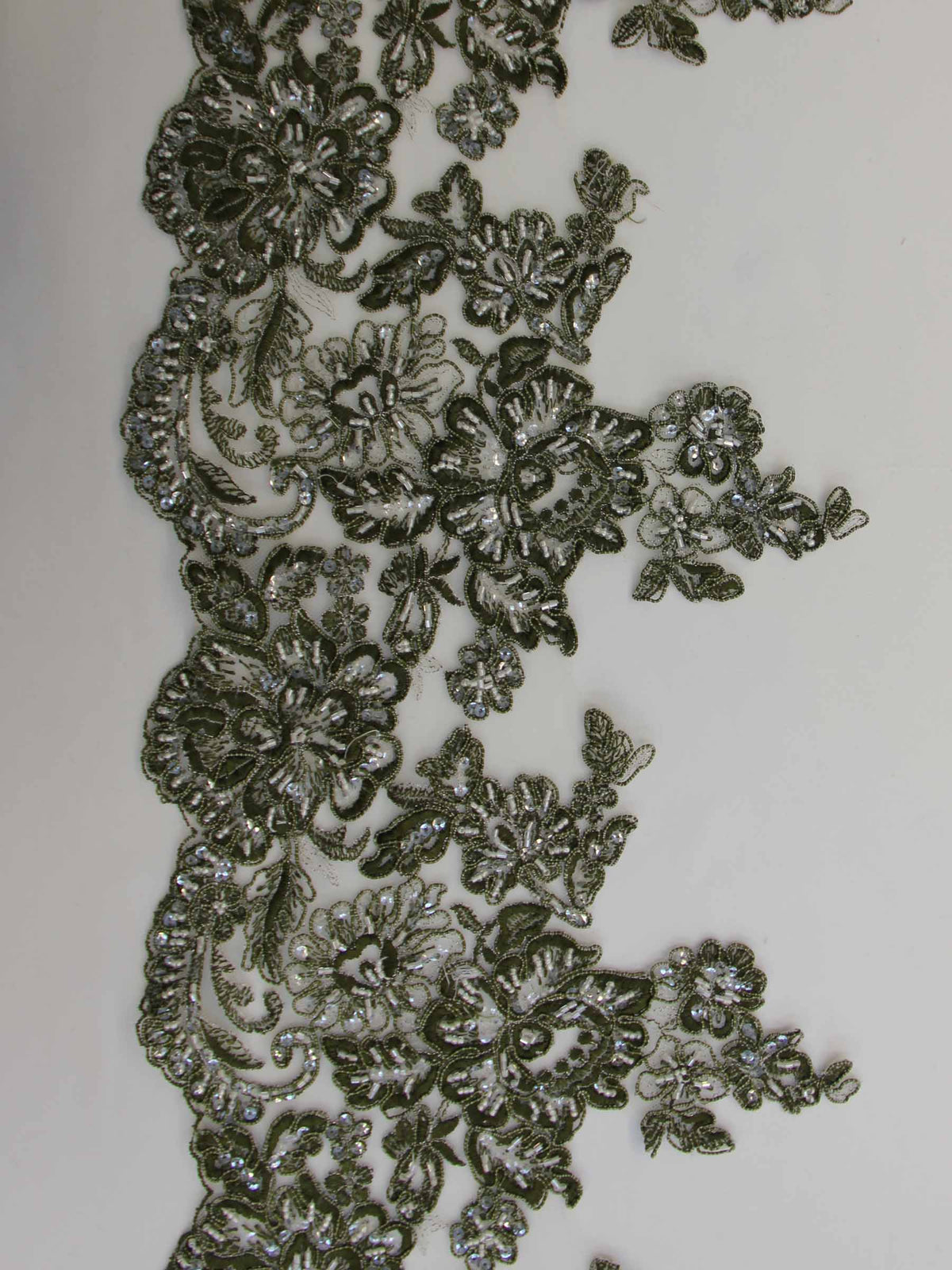 Bordure en dentelle verte olive - Victoria.