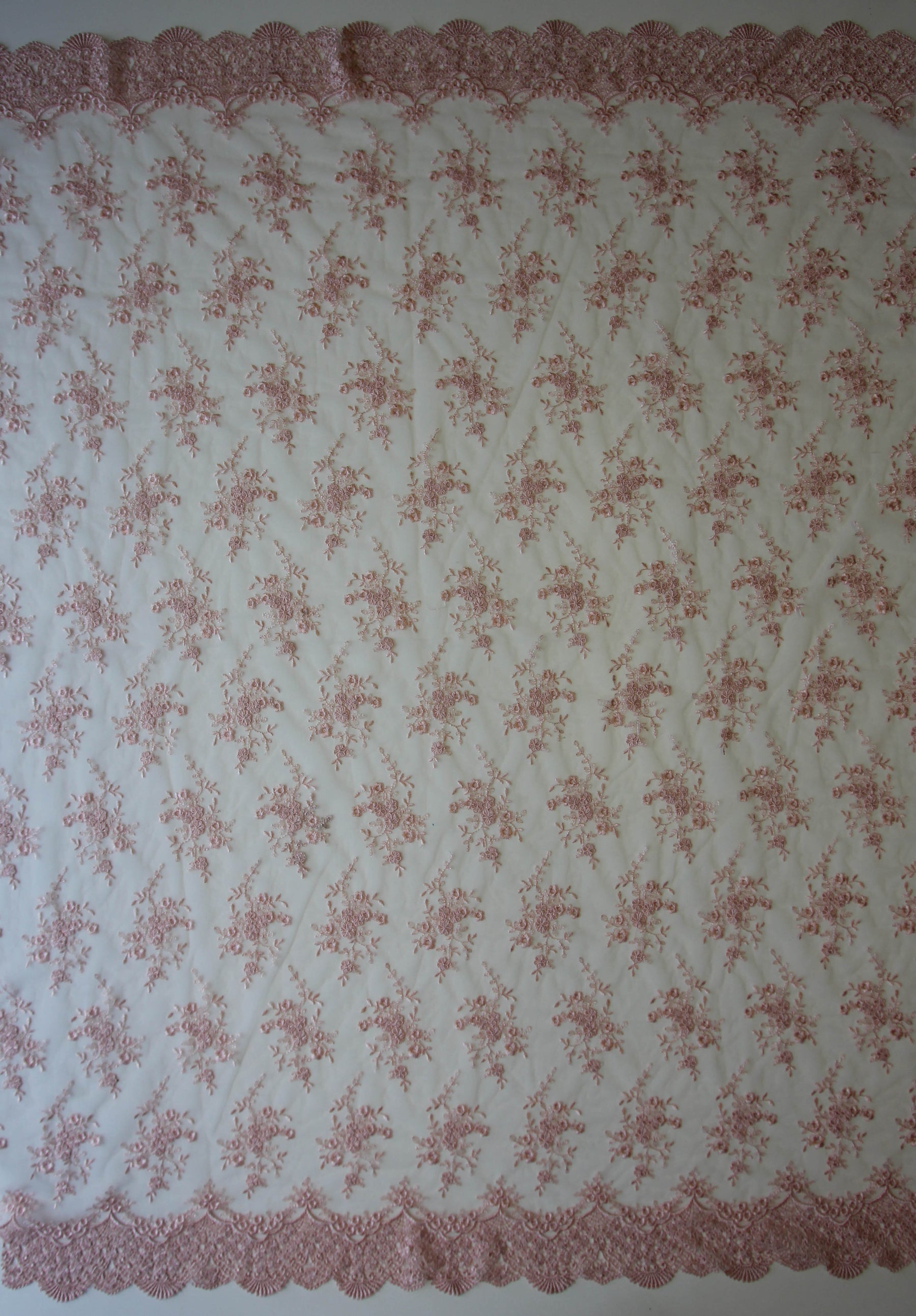 Dentelle Brodée Pêche - Kirsty